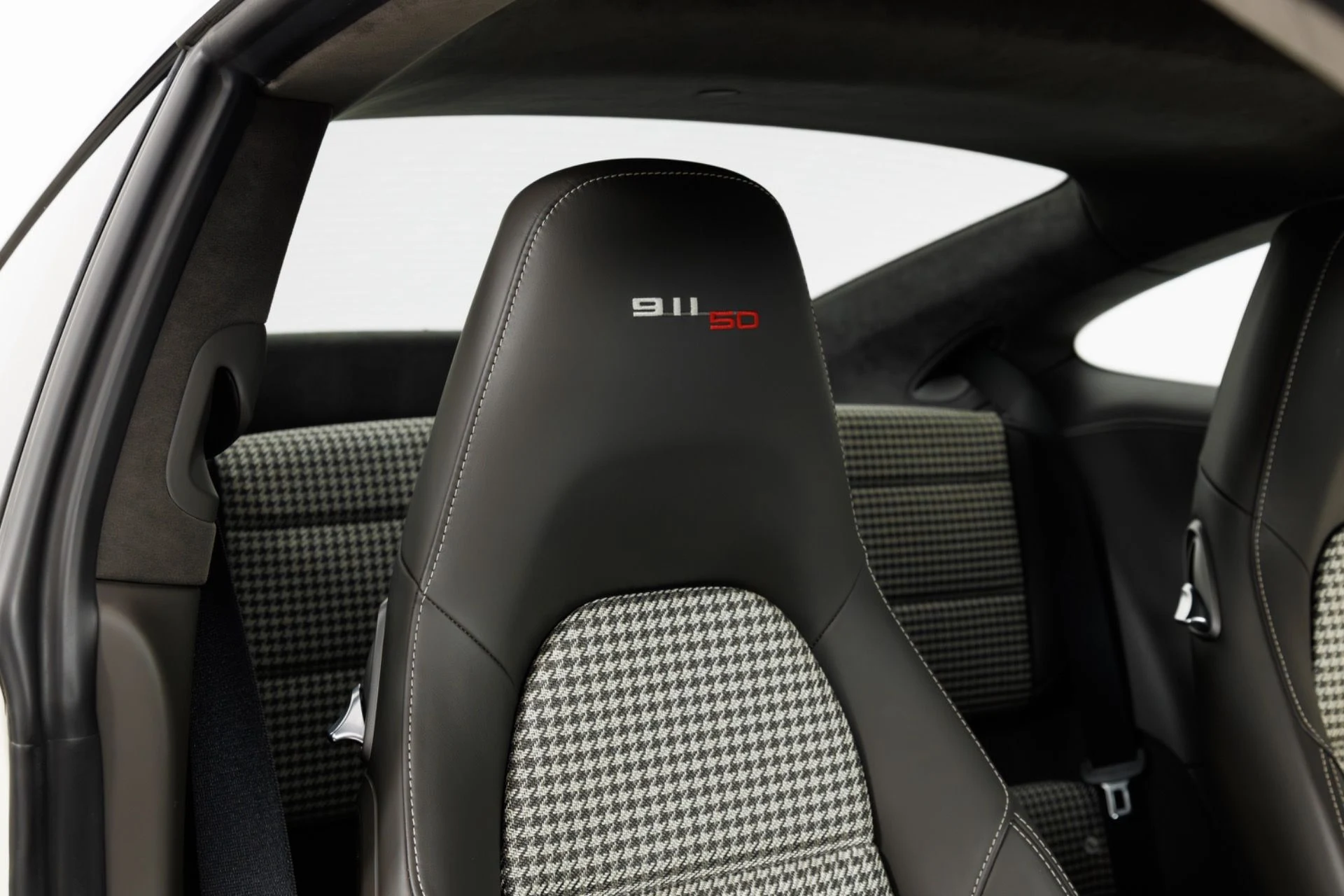 mph037_3510680401_Used_2014_Porsche_911_Carrera_S_1781907468_0ec90f9520