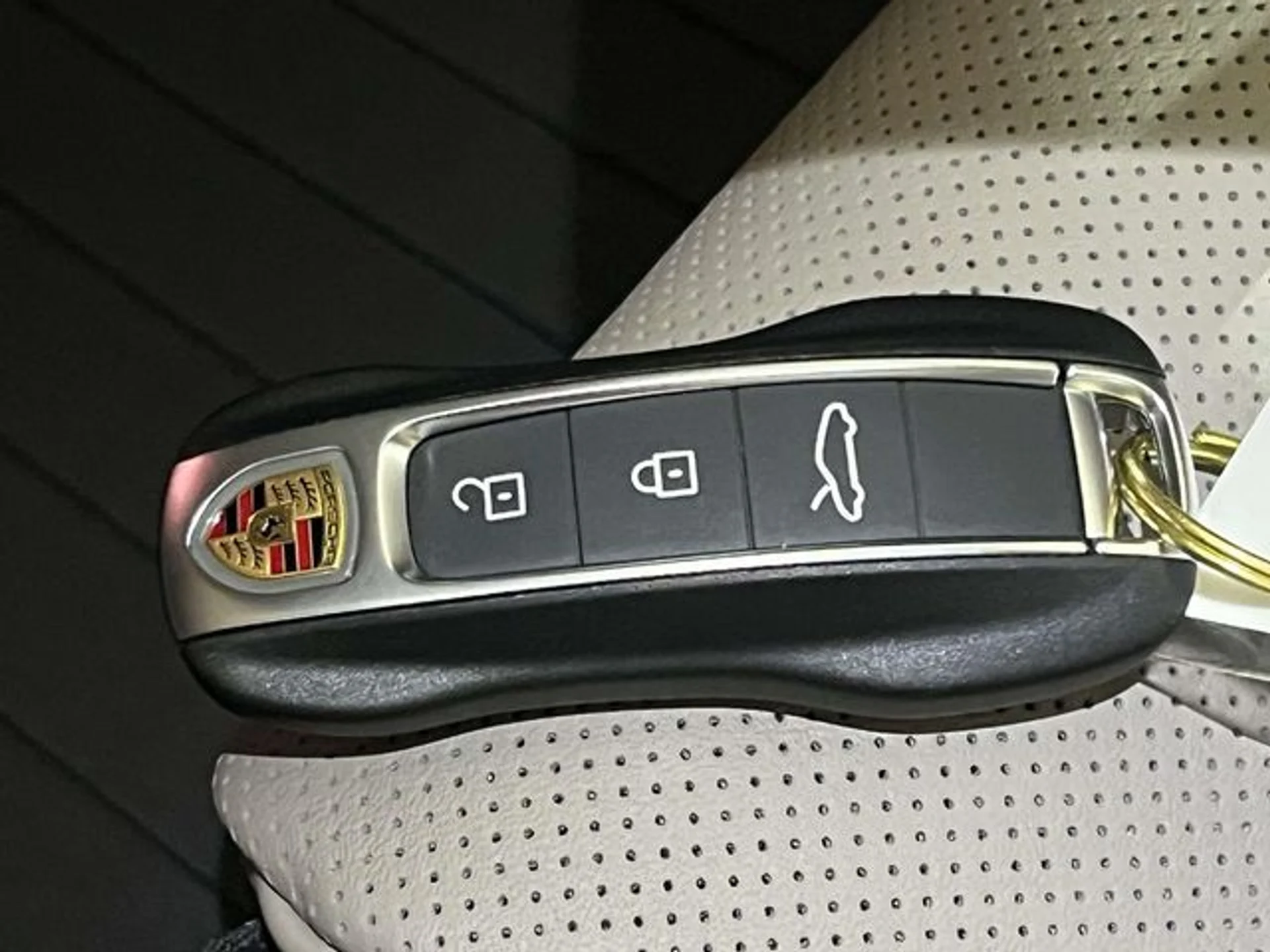 mph037_3514711316_927d98364d289e07e14bd1a9a4bb4d12x_391ec970cc