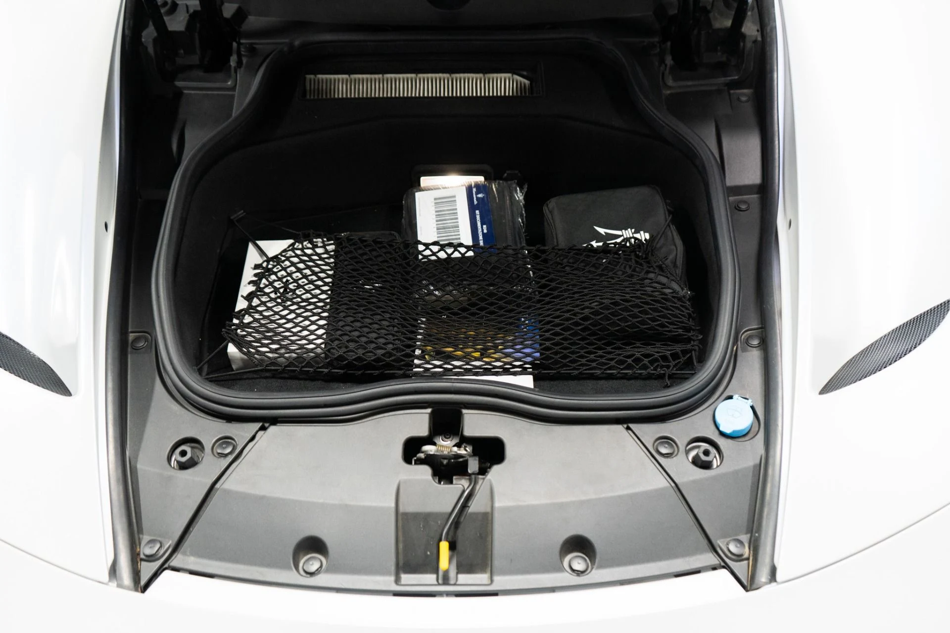 mph037_3519040871_Used_2022_Maserati_MC_20_1759174720_4c6ef98805