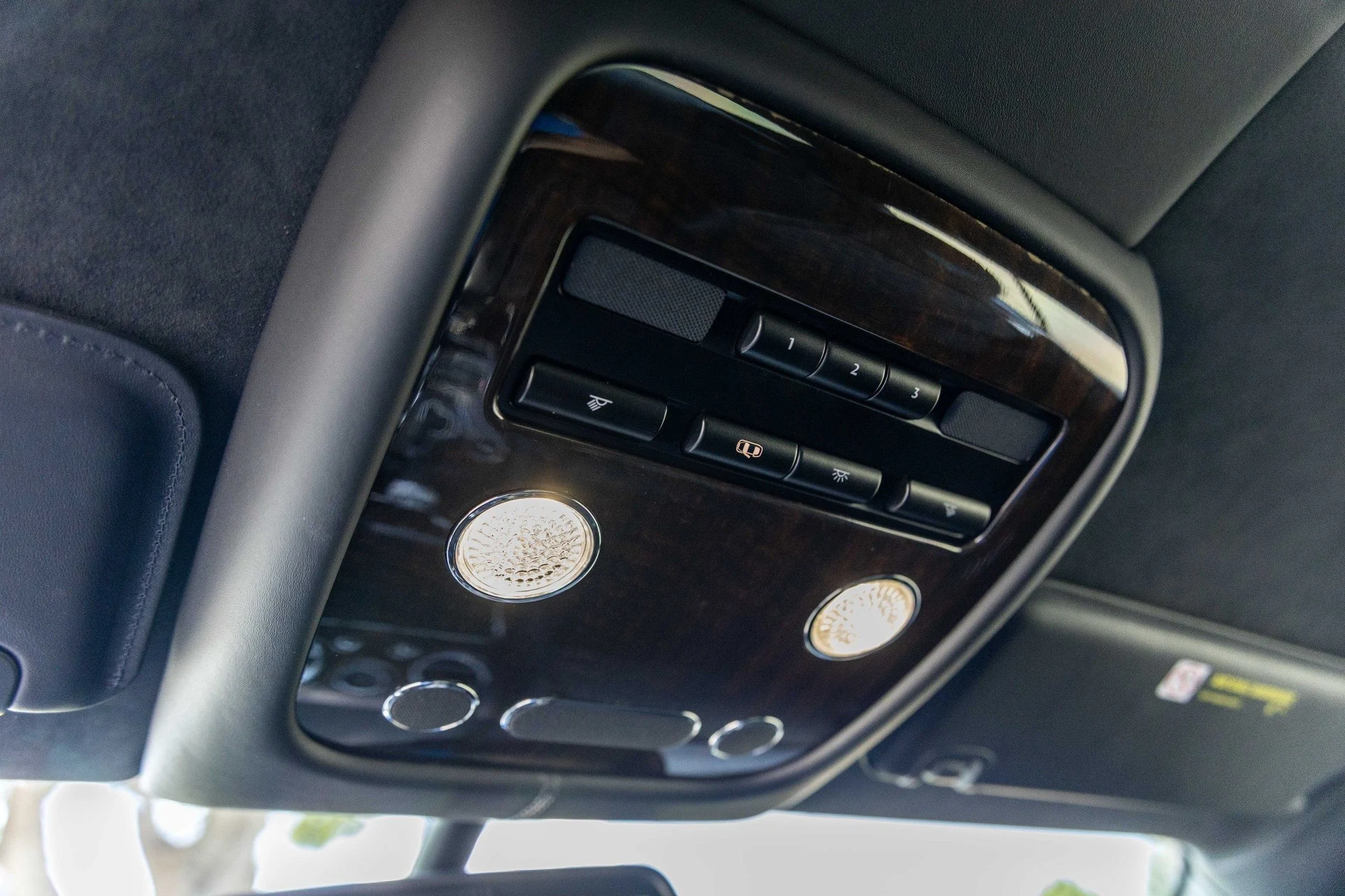 mph037_3522207544_Hi_Tech_Luxury_Imports_LLC_SCBFH_7_ZA_7_GC_054737_image_37_b1064971bc
