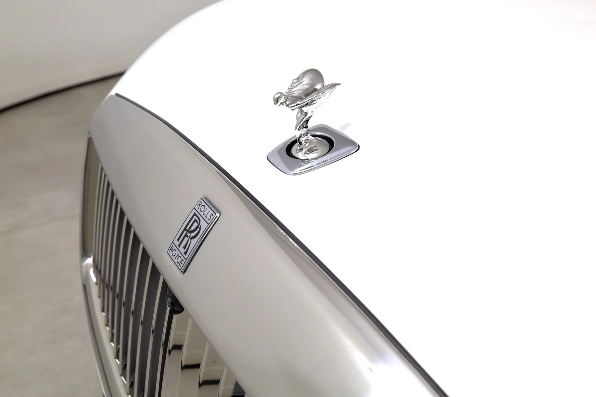 mph037_3527592804_Used_2025_Rolls_Royce_Spectre_1752785235_1d64a414e2