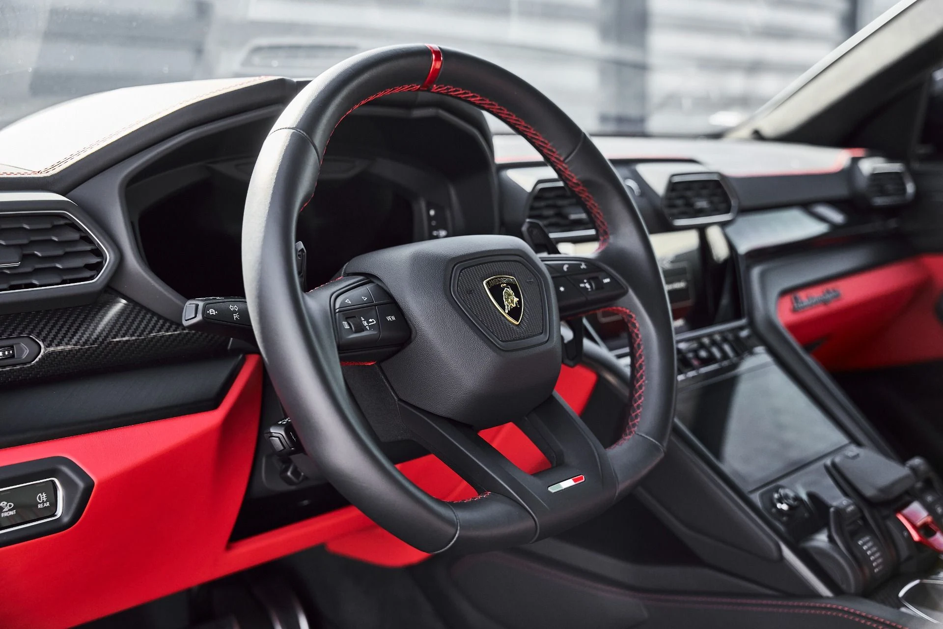 mph037_3531501705_Used_2024_Lamborghini_Urus_S_1779209055_78c97476d4