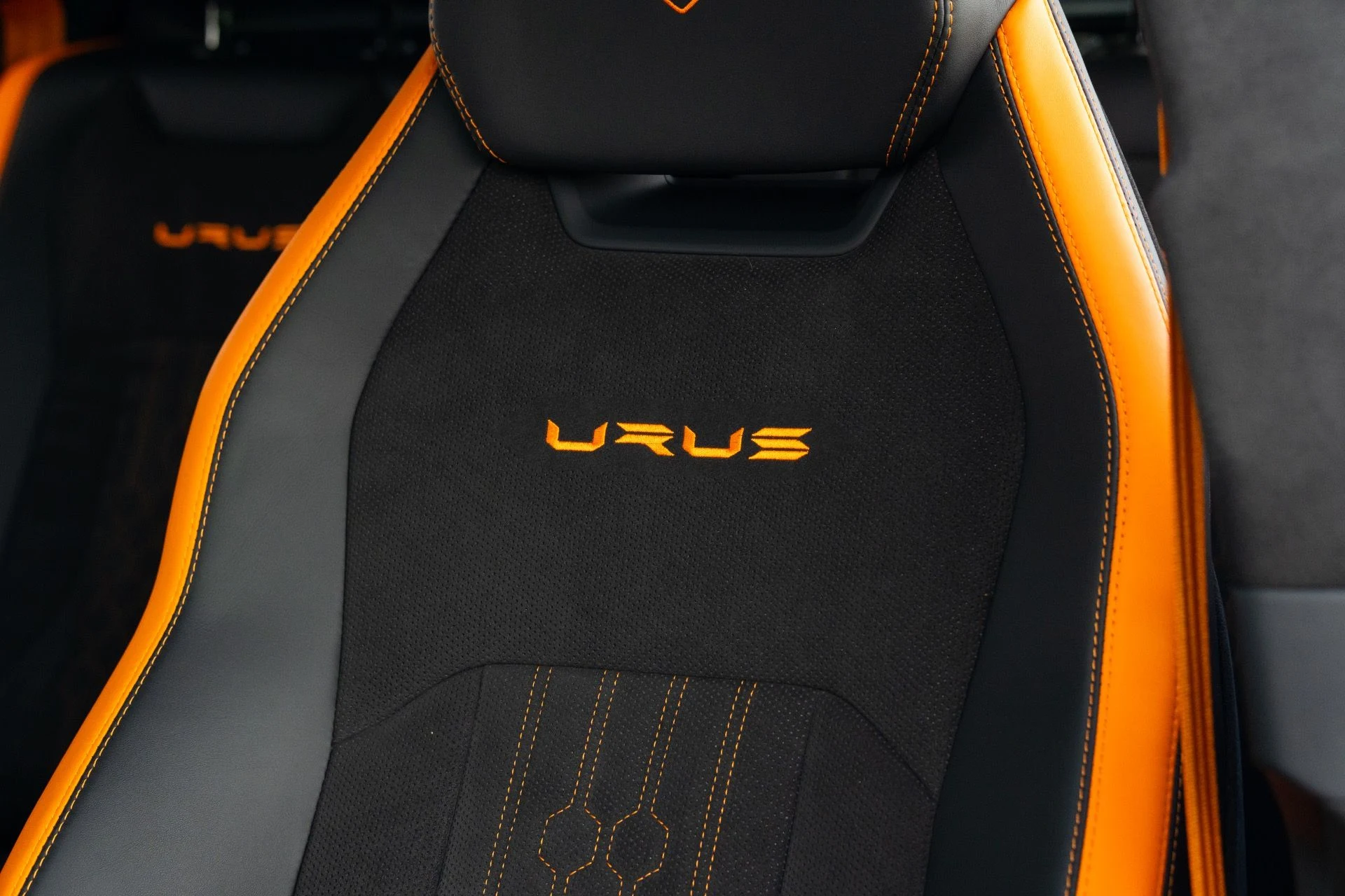 mph037_3534078976_Used_2024_Lamborghini_Urus_S_1773951175_dcaea3b965