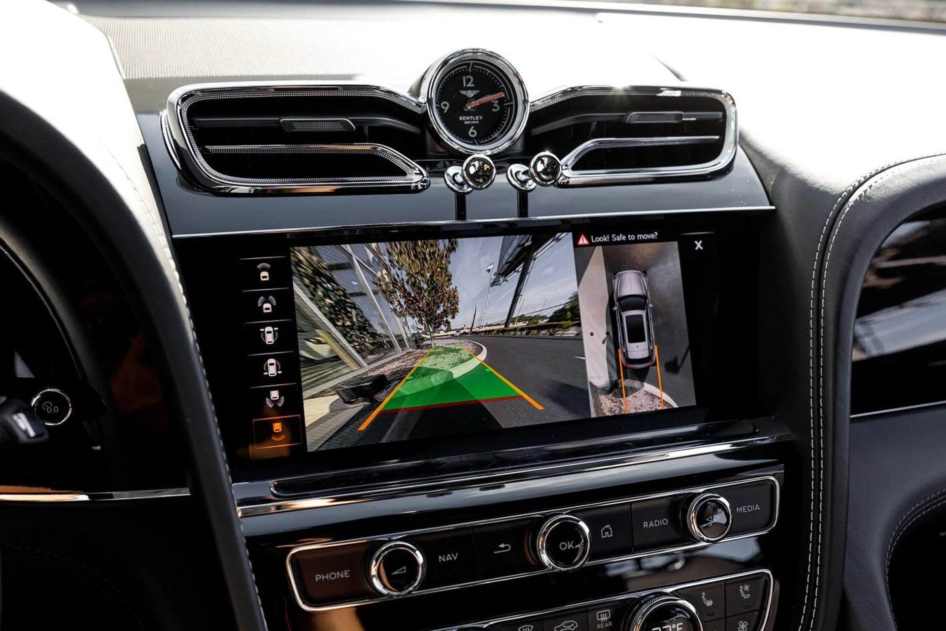 mph037_3537349071_13285feac7284b732d50833790860f0bx_7817b15023