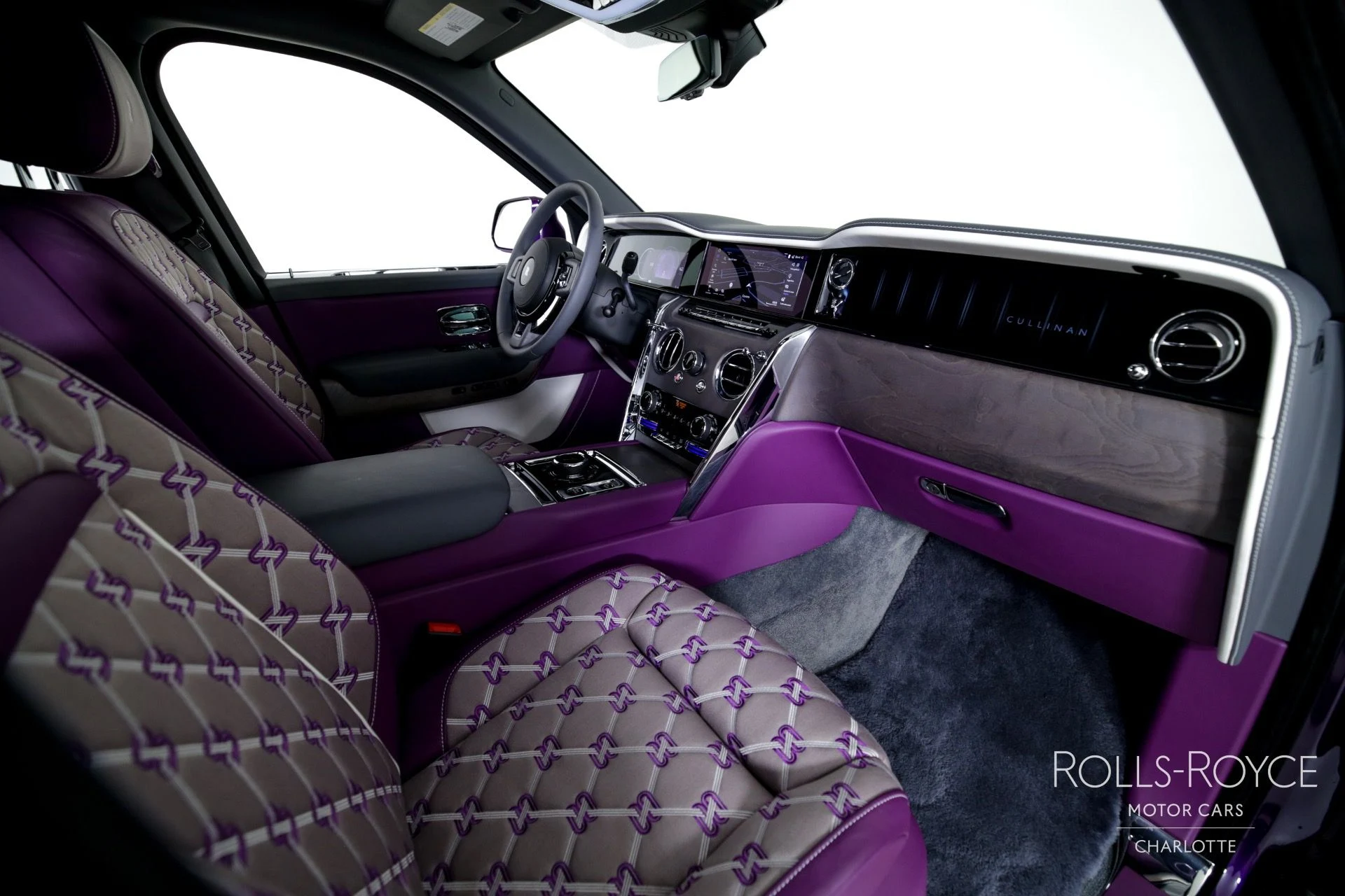 mph037_3537844655_Used_2025_Rolls_Royce_Cullinan_1748382671_0af185a002