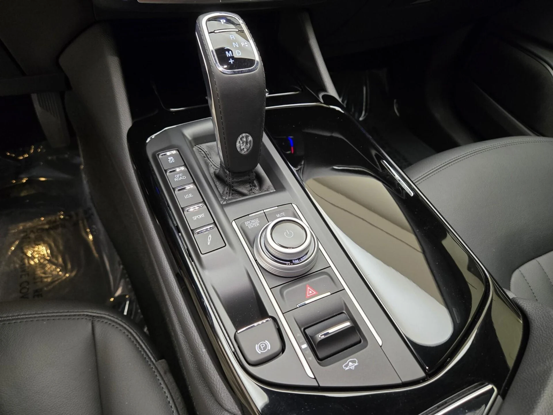 mph037_3537961955_Used_2022_Maserati_Levante_Modena_1763535824_52ade8474a