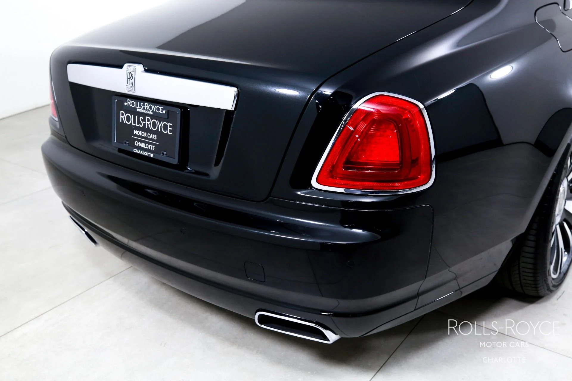 mph037_3553376667_Used_2019_Rolls_Royce_Ghost_1769449572_4fc357e3cd