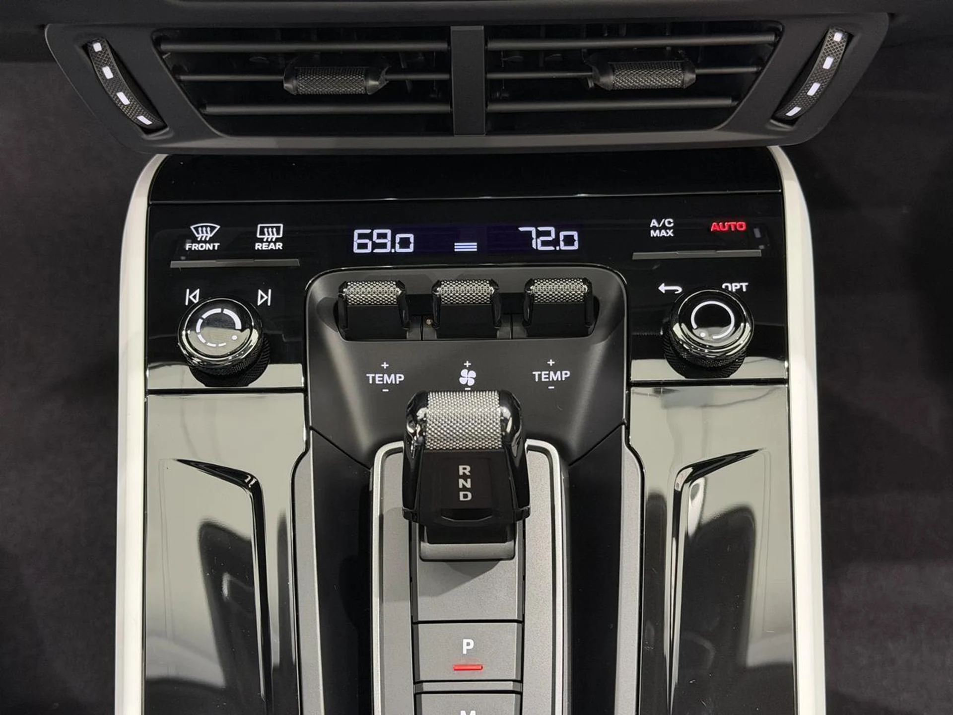 mph037_3557613786_c1c4c5e8a342793de886b9afa81fa200_9767598465