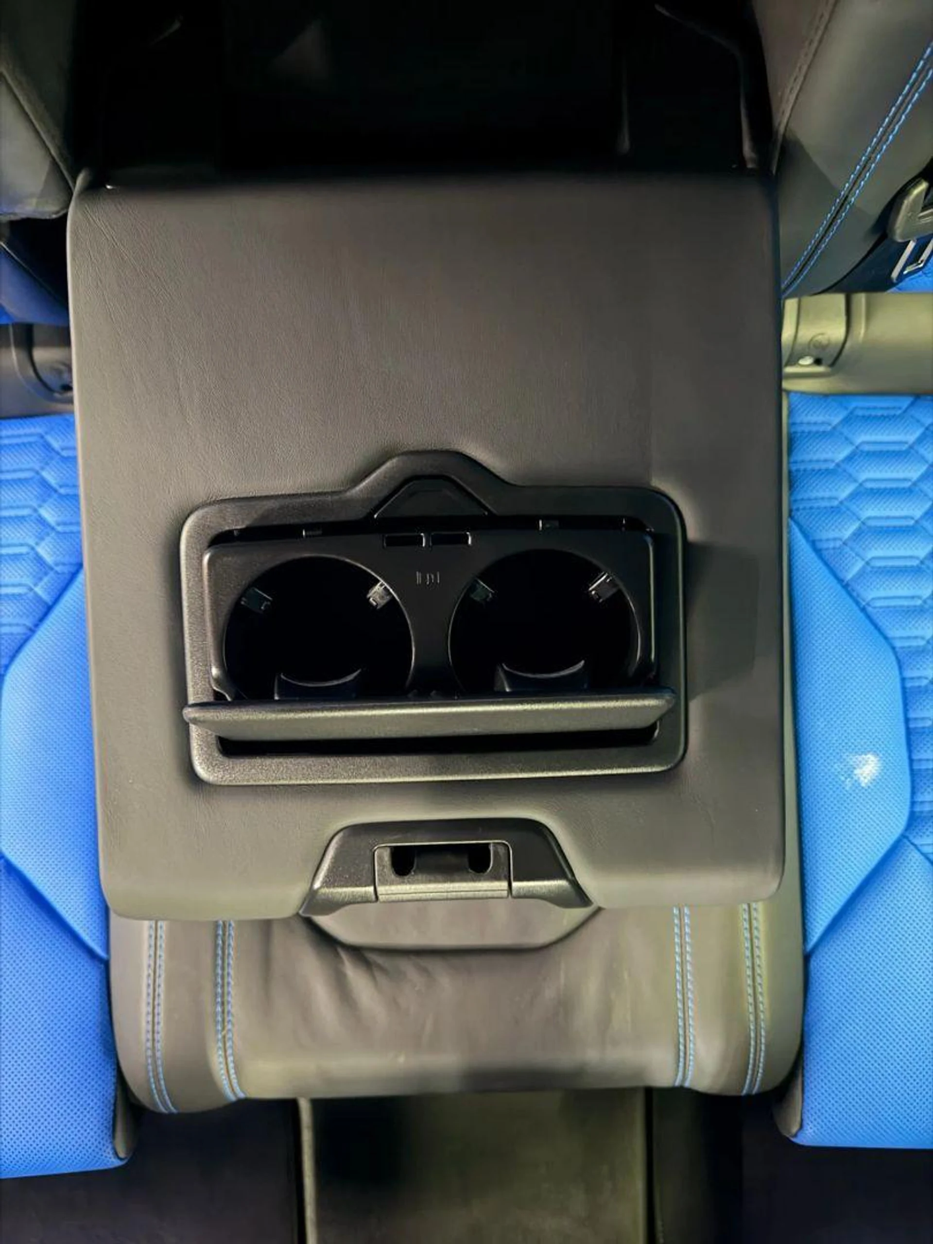 mph037_3566569972_Used_2019_Lamborghini_Urus_Sport_Utility_4_D_1784105693_d3dbdd2765