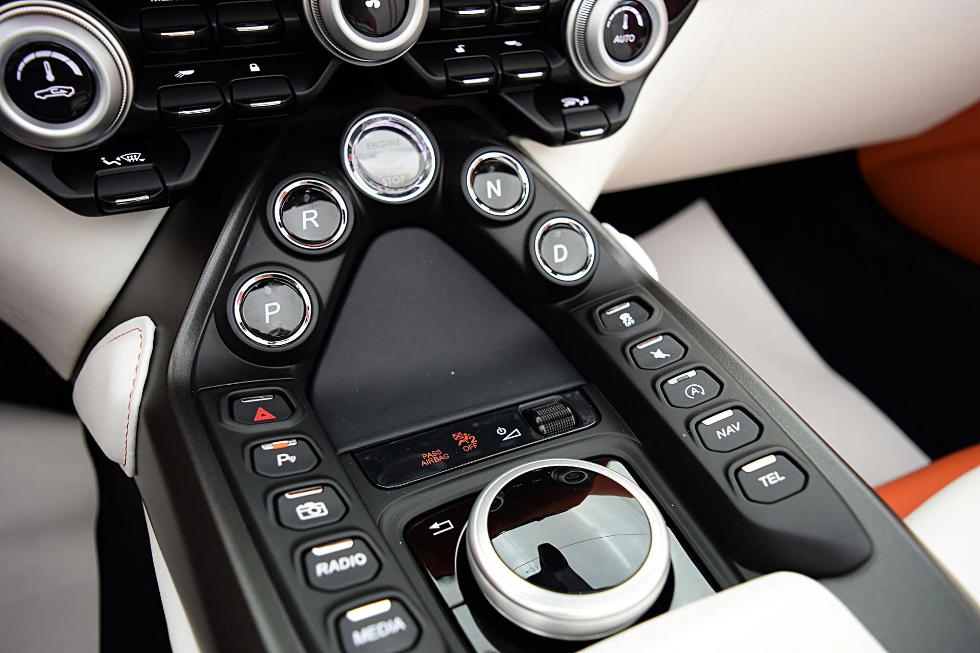 mph037_356762438_Used_2023_Aston_Martin_Vantage_Roadster_190bb1aa51