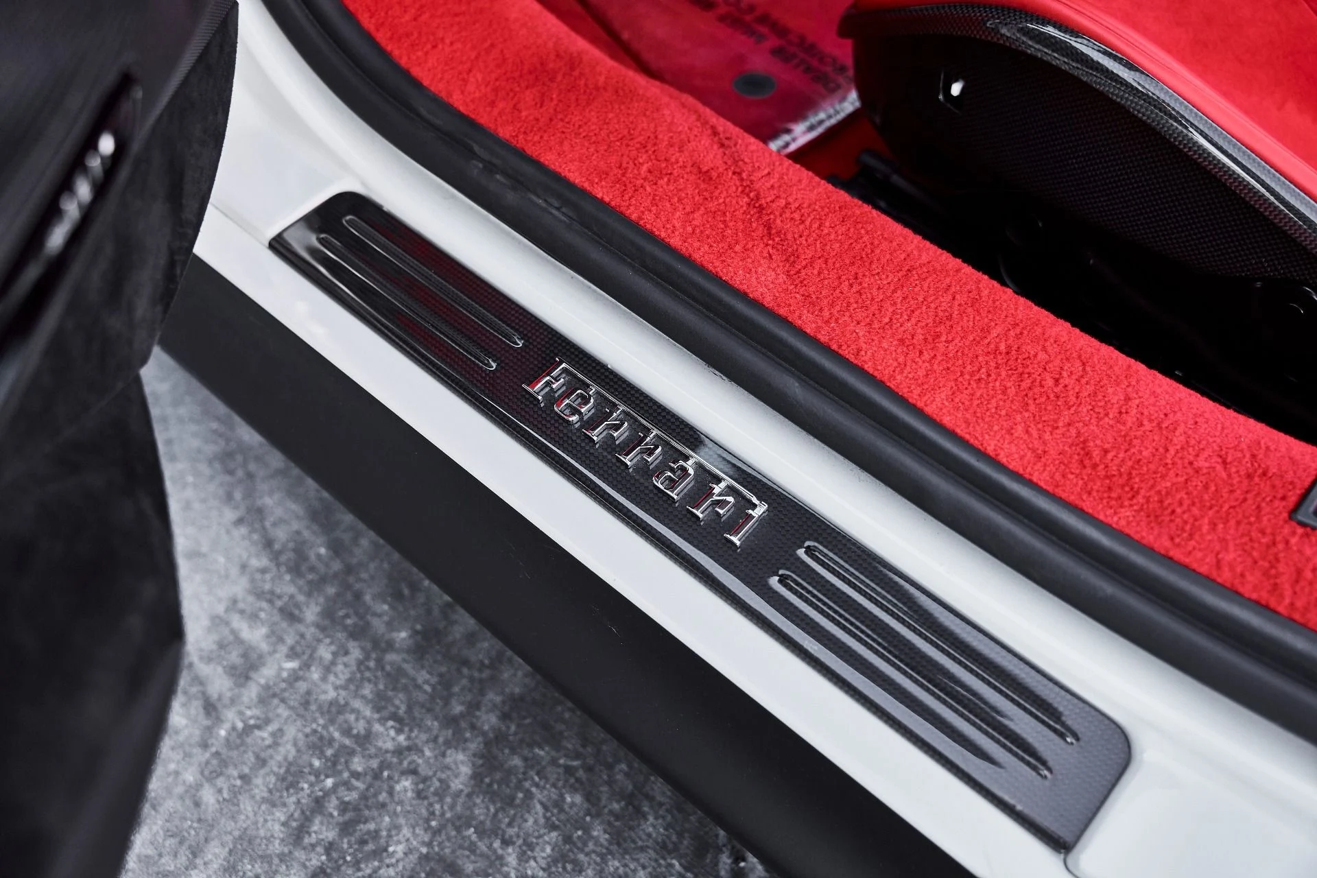 mph037_3578979568_Used_2025_Ferrari_SF_90_Spider_Base_1776876595_15ef0f5df9