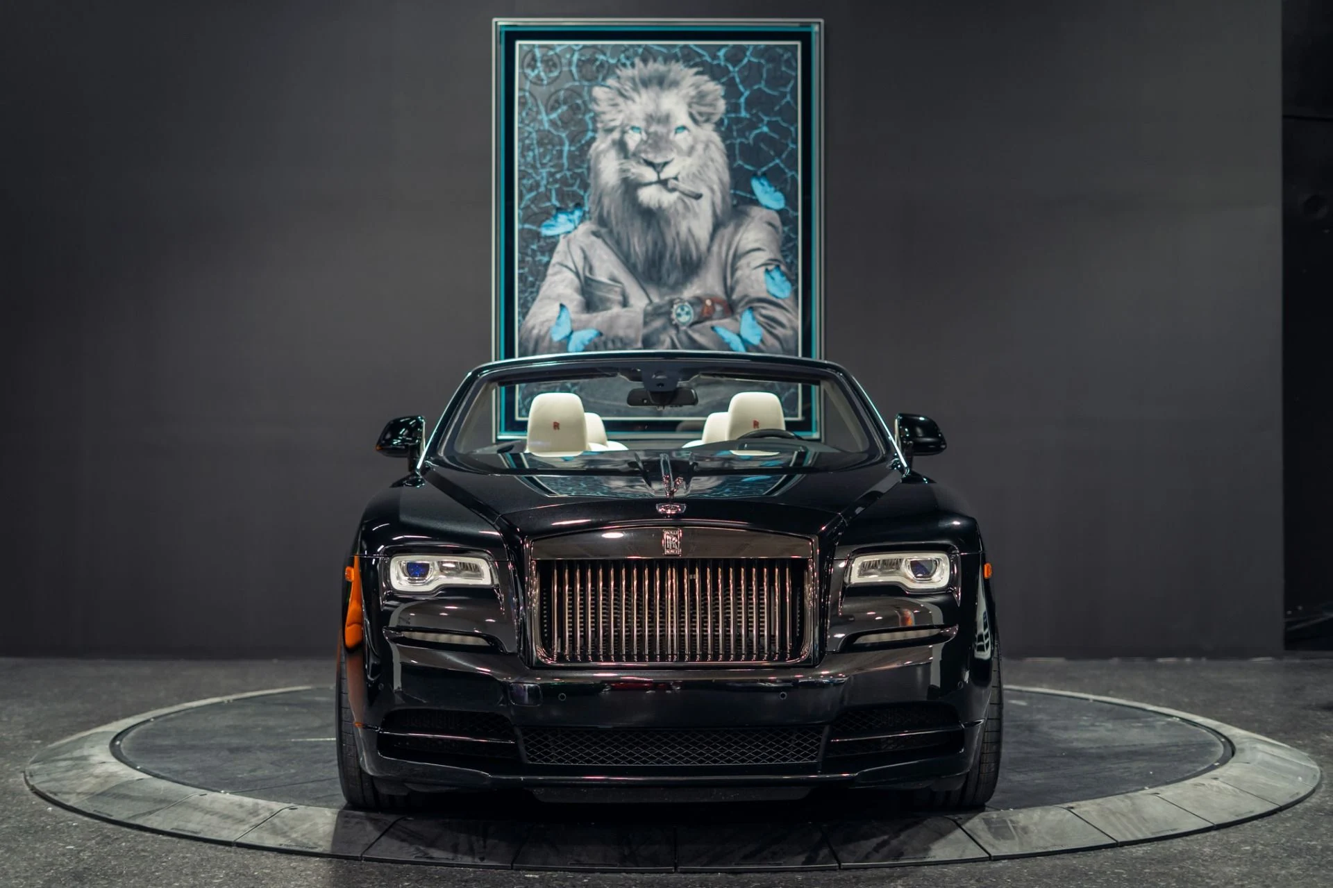 mph037_3580928510_Used_2018_Rolls_Royce_Dawn_Black_Badge_1785268296_f8cbd0cda0