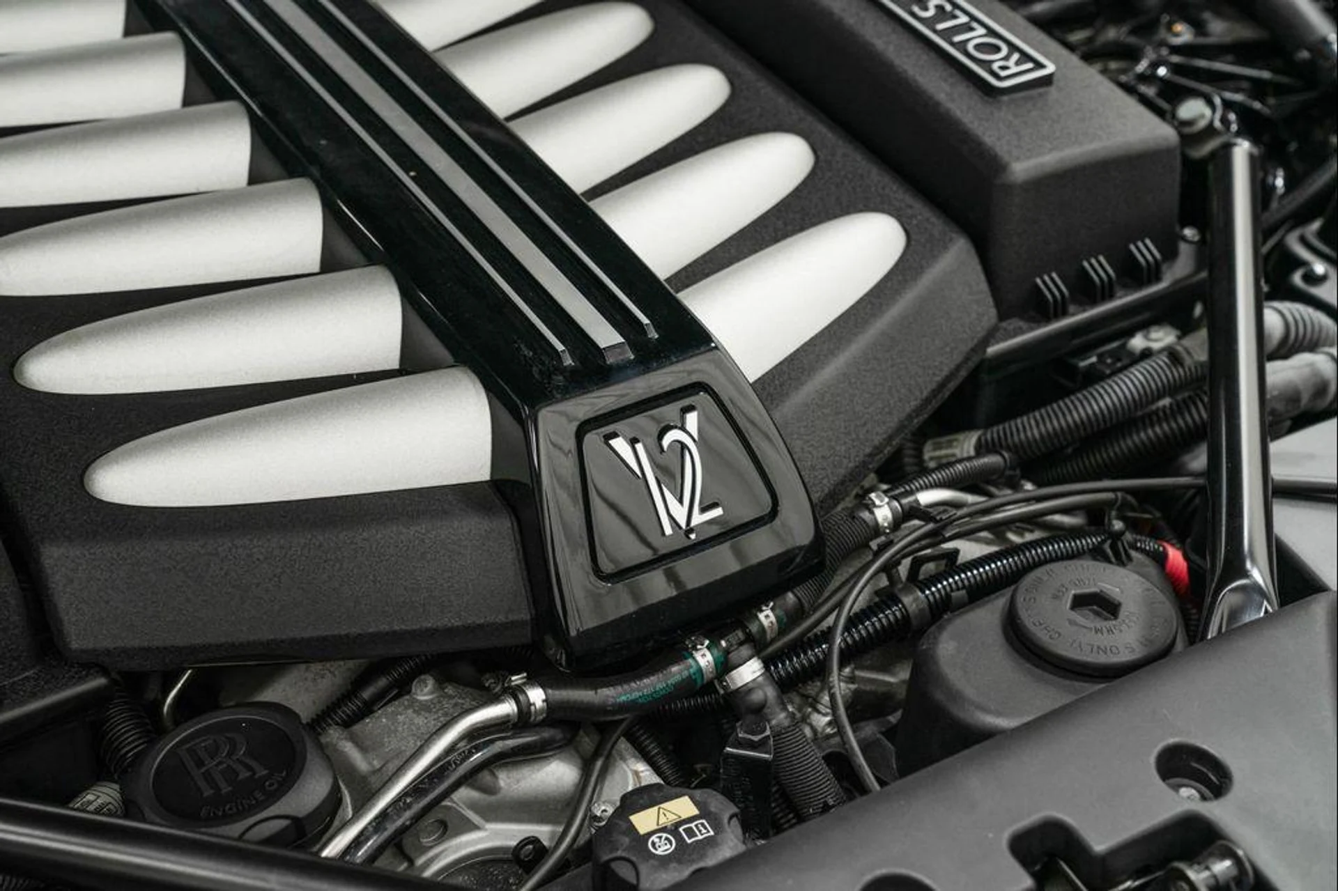 mph037_3585376750_RHZK_3v_P6_Qxq5mnze2q9_Twtmqxbs_8e61ab27bc