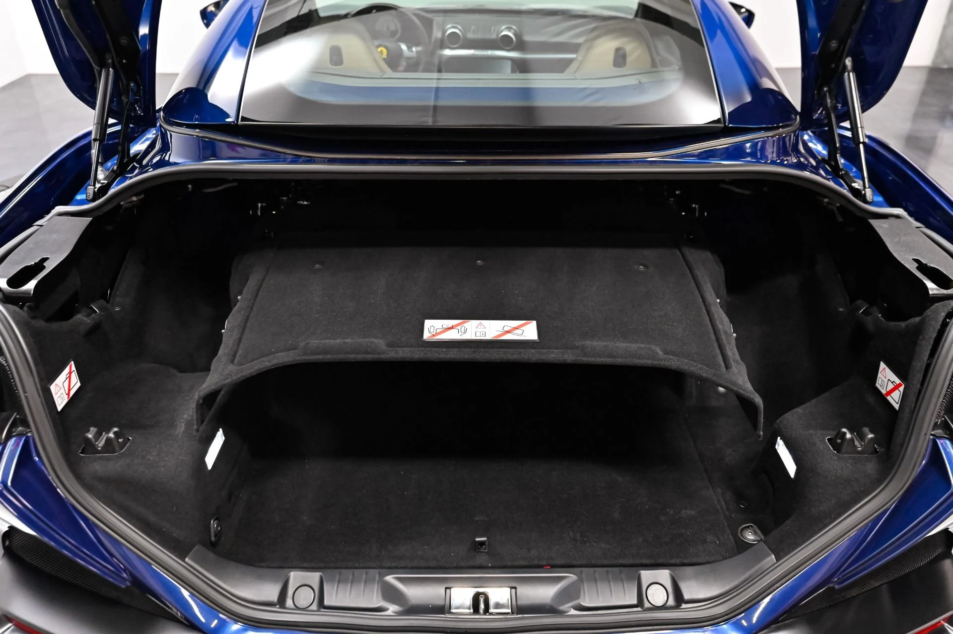 mph037_3606776242_Used_2019_Ferrari_Portofino_Base_1790278406_885a369fcc