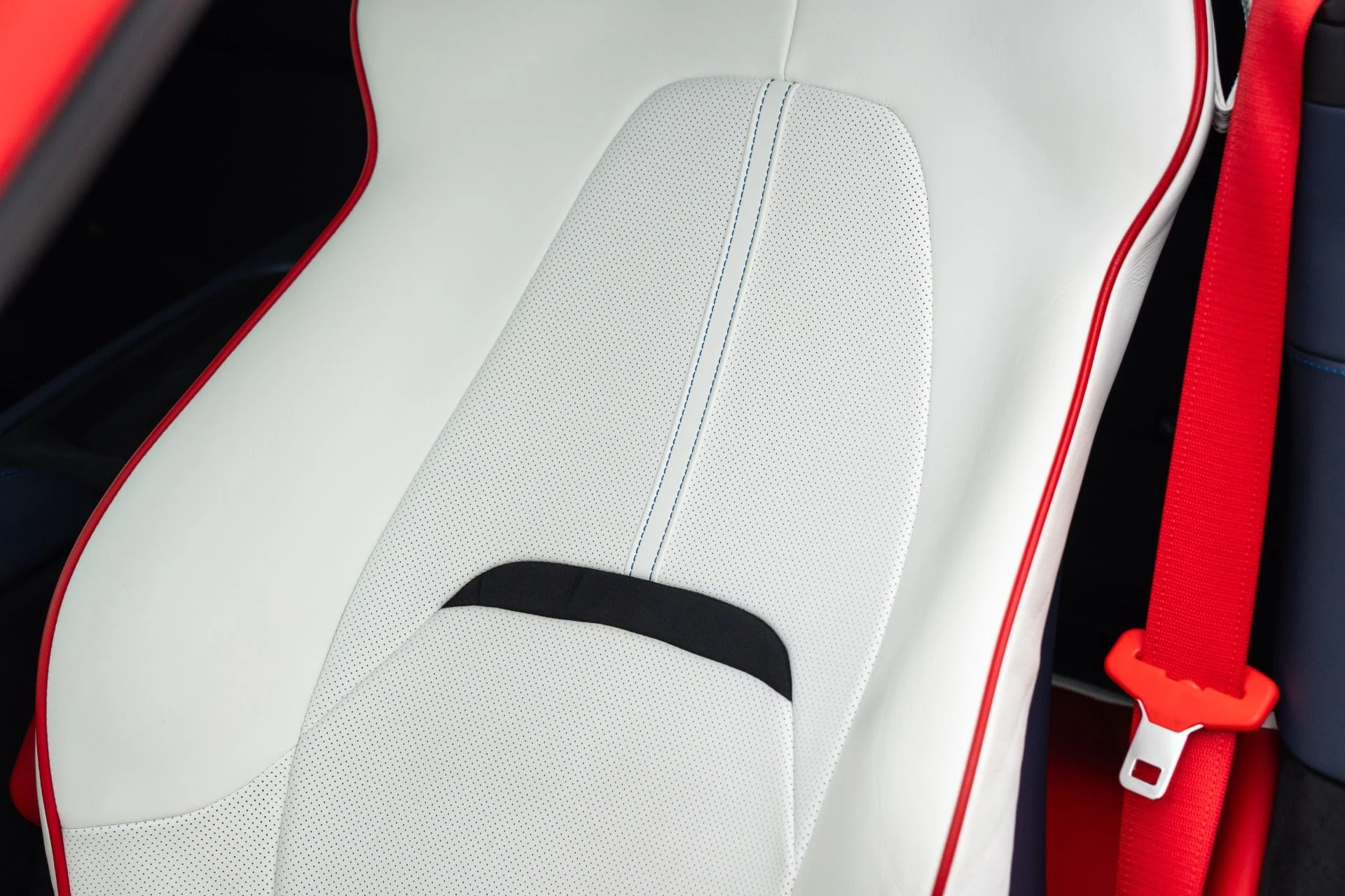 mph037_3609265909_Used_2023_Ferrari_Roma_1777005512_7d09280f8c