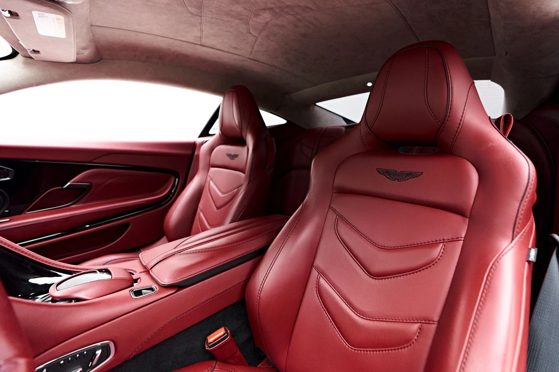 mph037_3610056782_Used_2021_Aston_Martin_DBS_Superleggera_1720056677_f64cb6e904