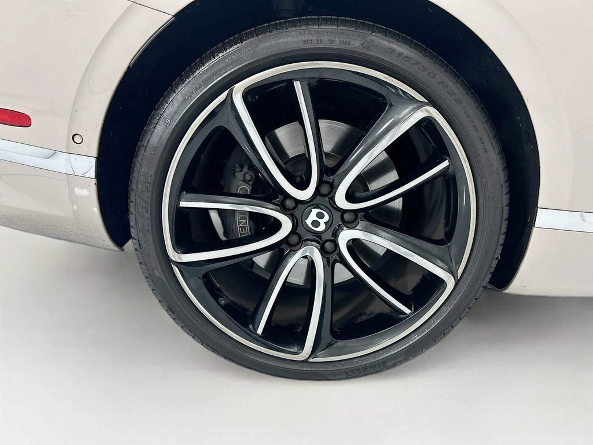 mph037_3612982300_used_2021_bentley_continental_gtv8convertible_8119_23001236_38_1024_1ef38fe45e