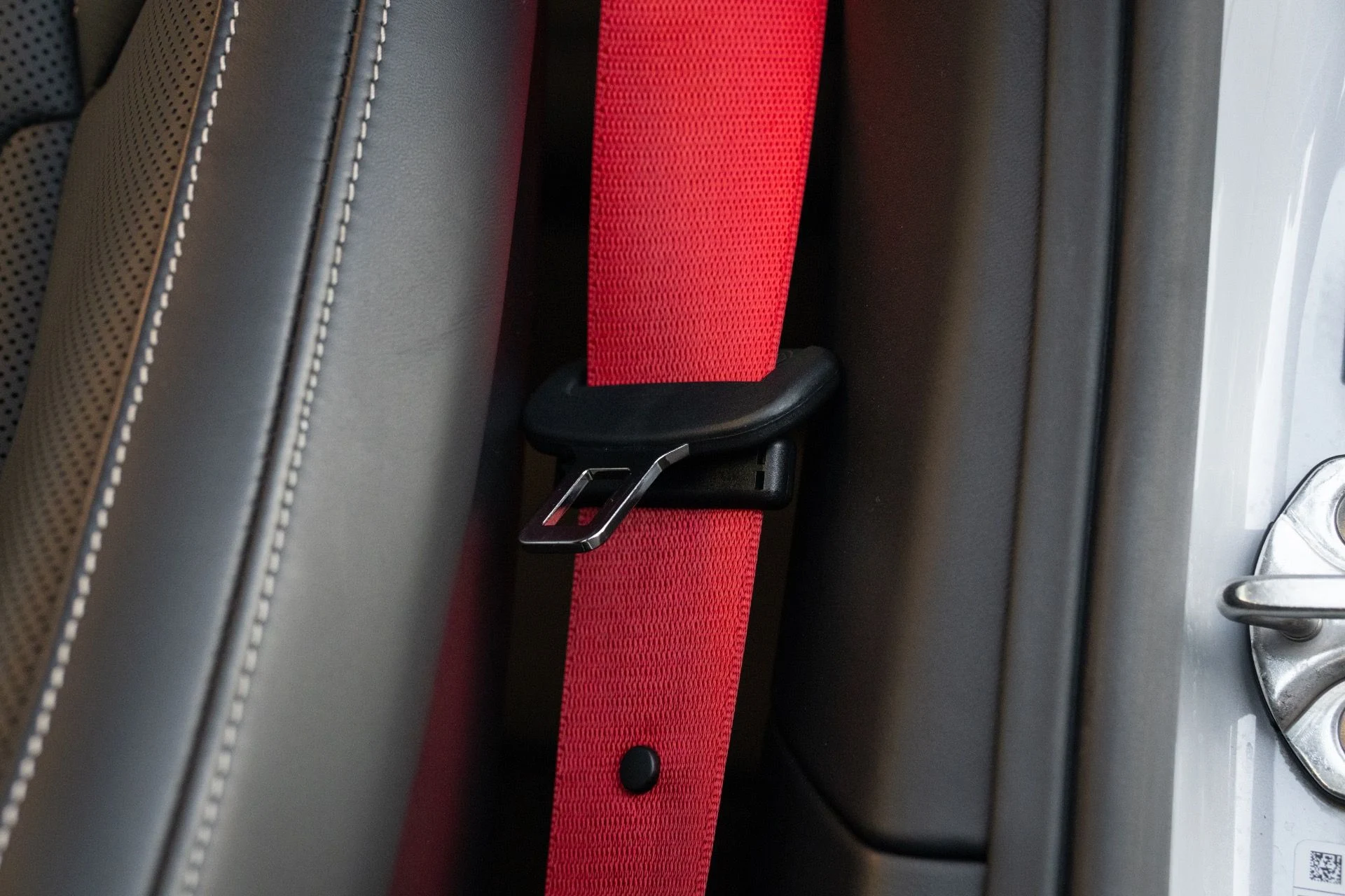 mph037_3613608630_Used_2024_Porsche_911_Turbo_1762281596_a8dee3b08f