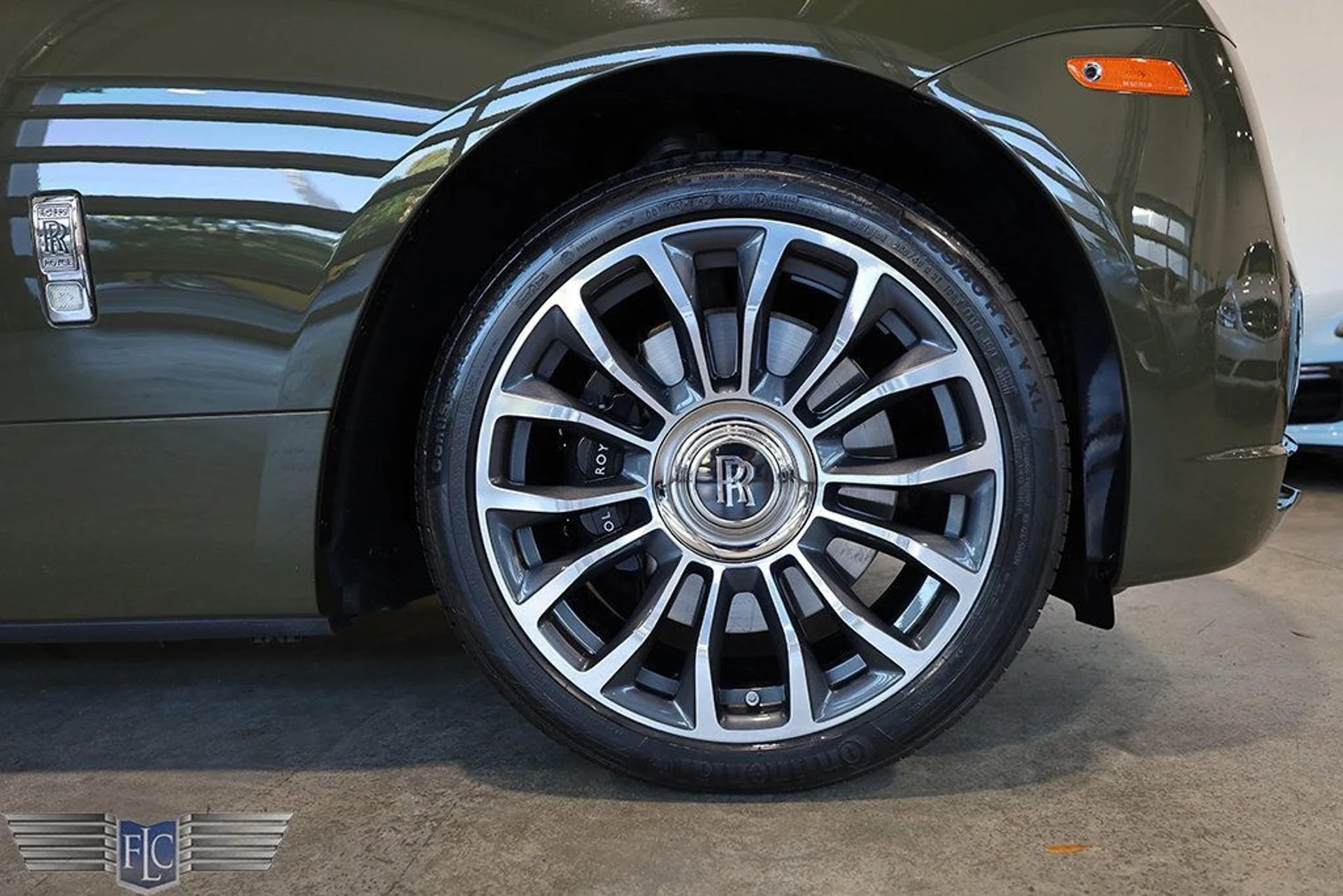 mph037_3622076811_used_2021_rolls_royce_dawn_convertible_9689_23009297_38_1024_25672f582f