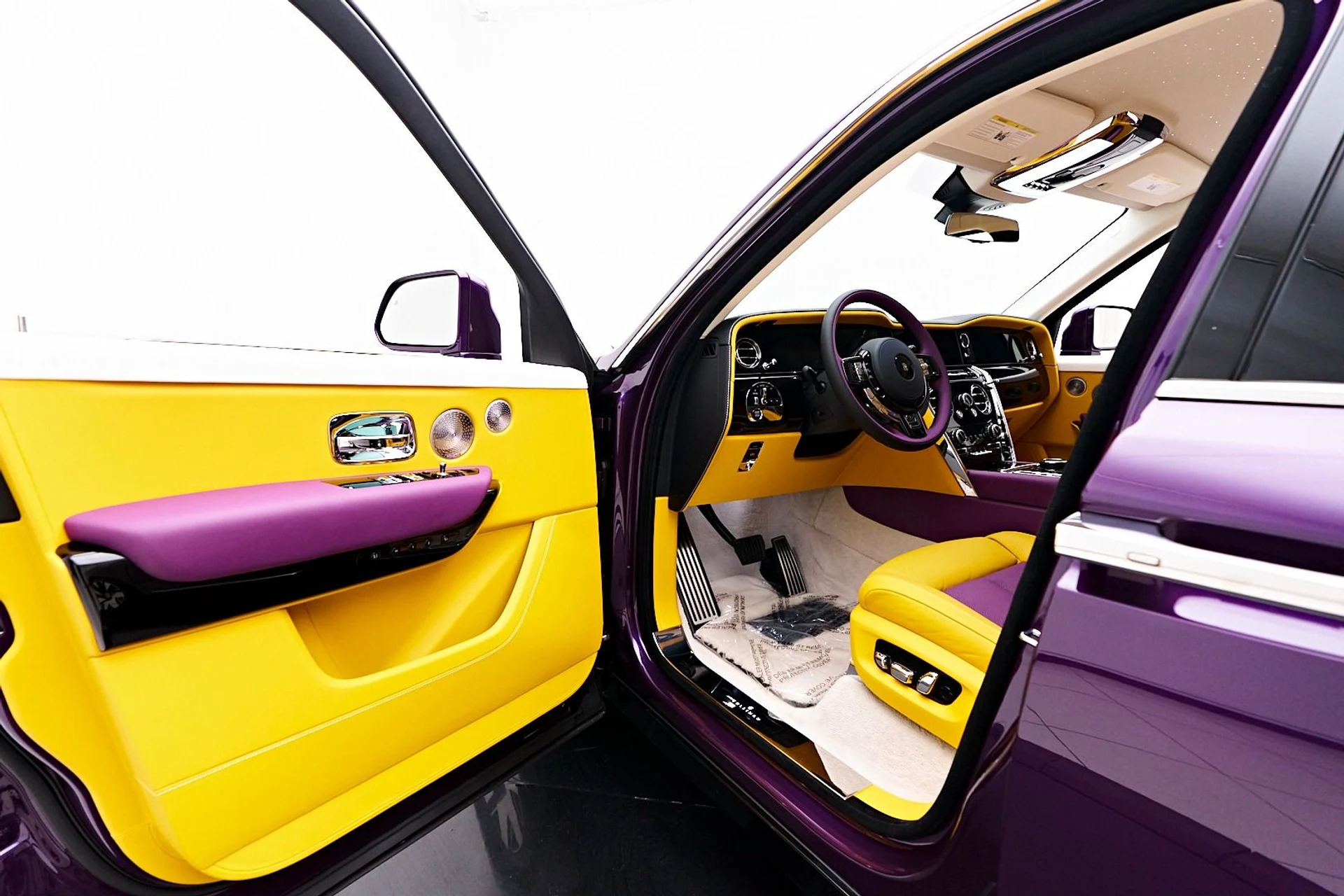 mph037_3638628236_Used_2025_Rolls_Royce_Cullinan_Base_1736646133_b003b588fa