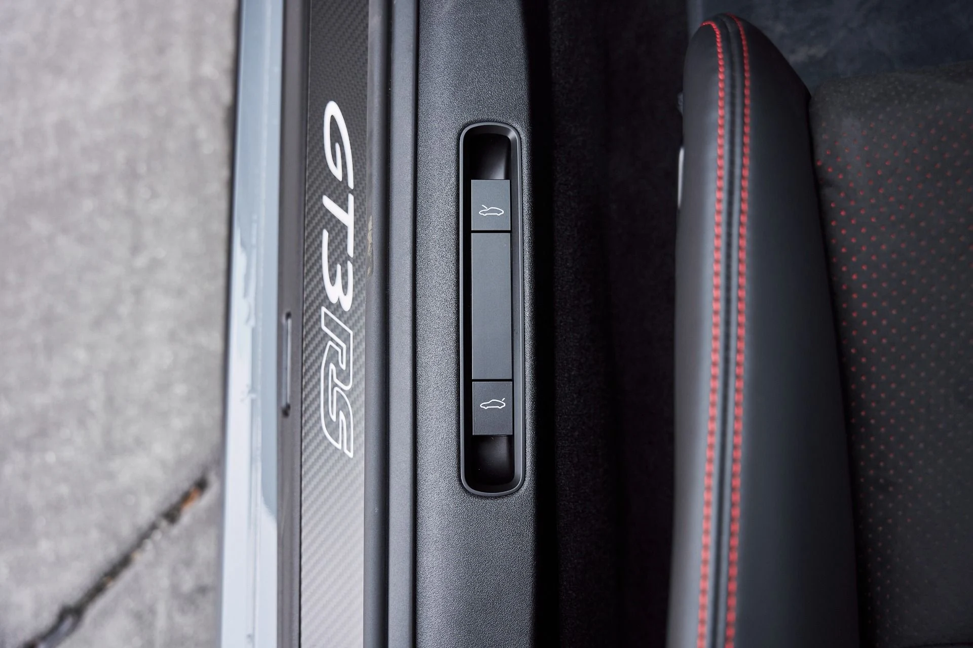 mph037_3648958944_Used_2024_Porsche_911_GT_3_RS_1767150520_b68e353f1c