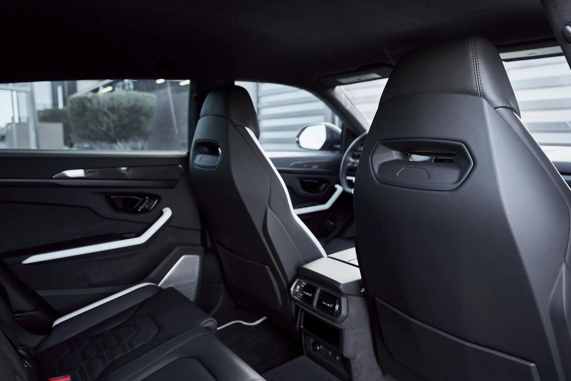 mph037_3651934913_Used_2025_Lamborghini_Urus_SE_1767720879_afc7b2238f