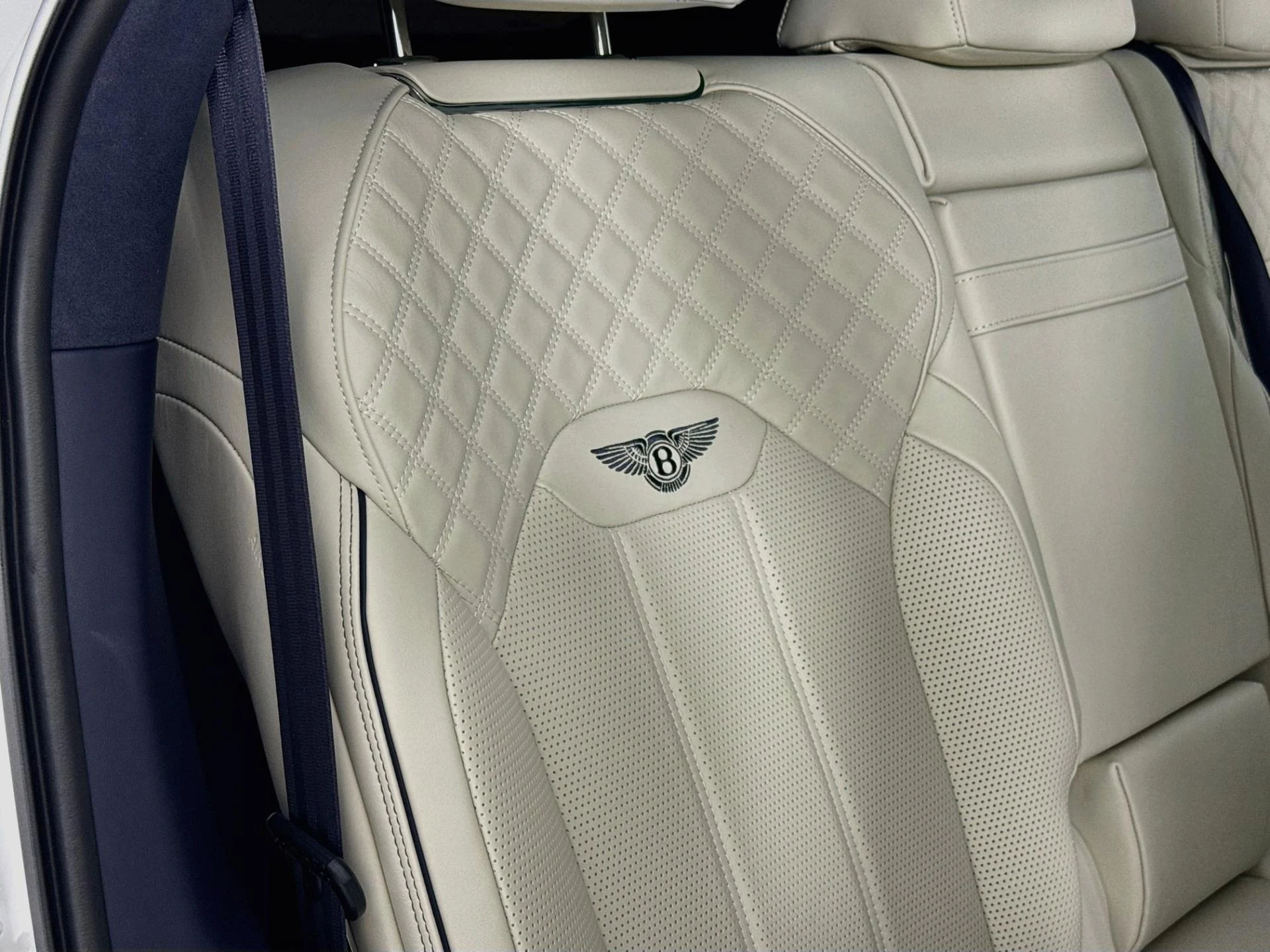 mph037_3664747962_Used_2023_Bentley_Bentayga_Azure_1793142058_d57f8a66fd
