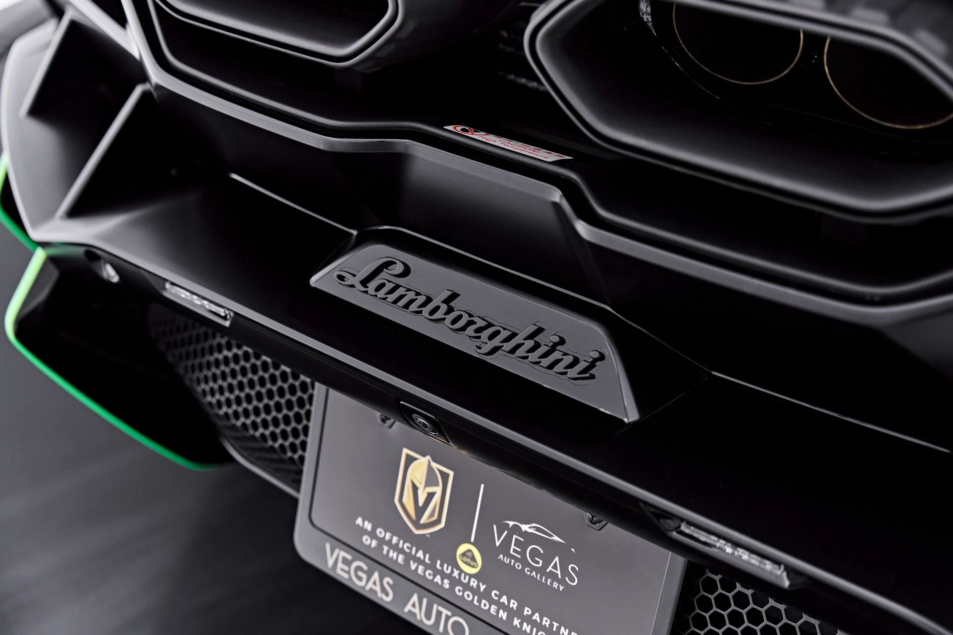 mph037_3682930503_Used_2024_Lamborghini_Revuelto_Base_1788040964_95ca23a8a0