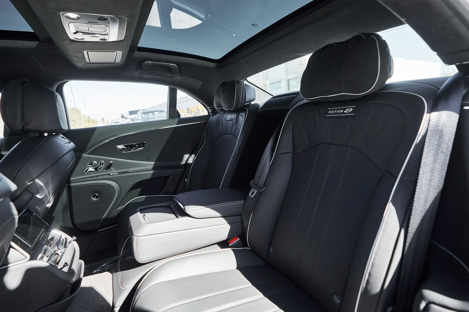 mph037_368789386_Used_2024_Bentley_Flying_Spur_S_1761779930_22fb002389