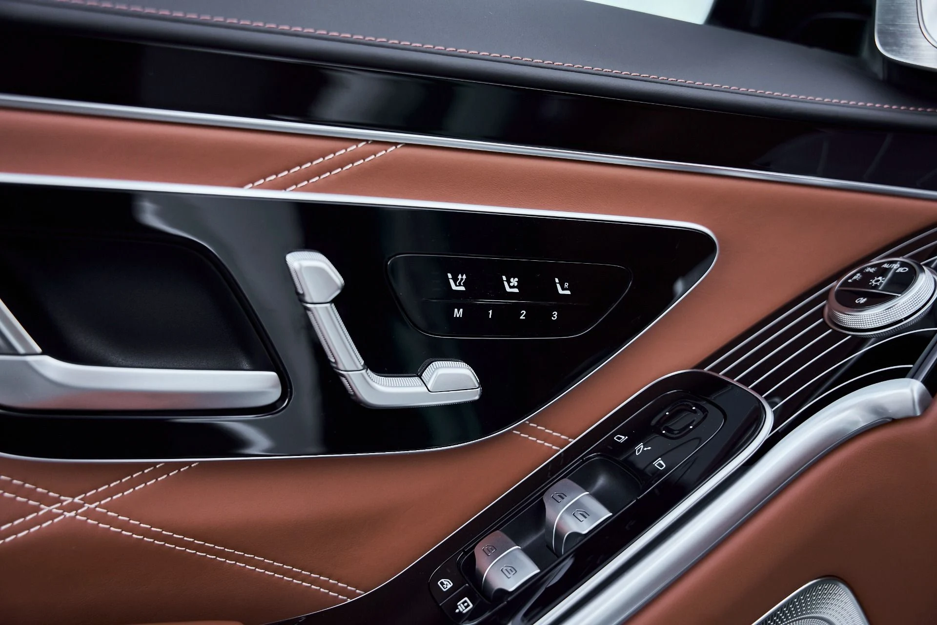 mph037_371011633_Used_2026_Mercedes_Benz_S_Class_Maybach_S_680_1769716684_ec8b90848d