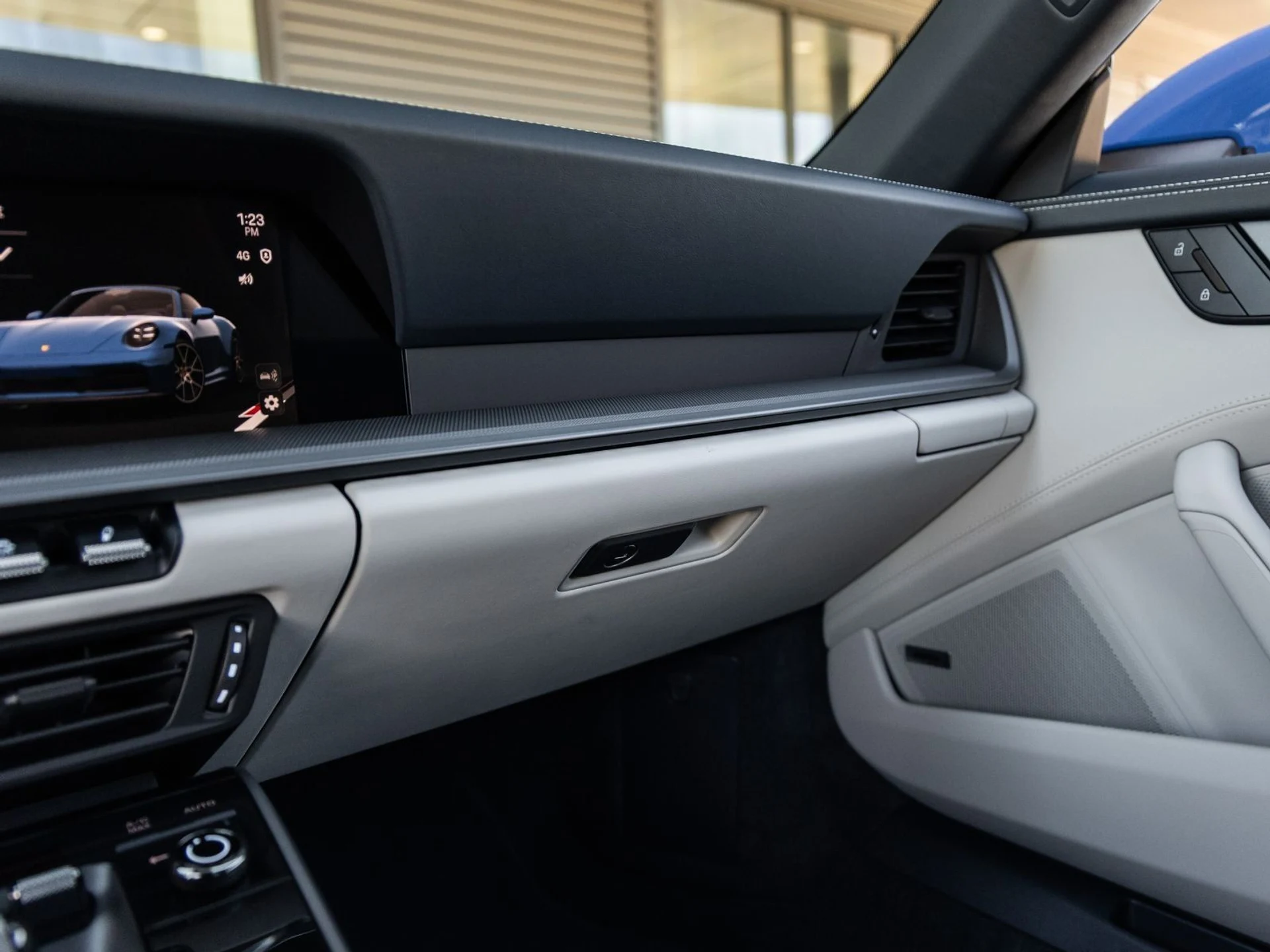 mph037_371383646_38_32c9f40635