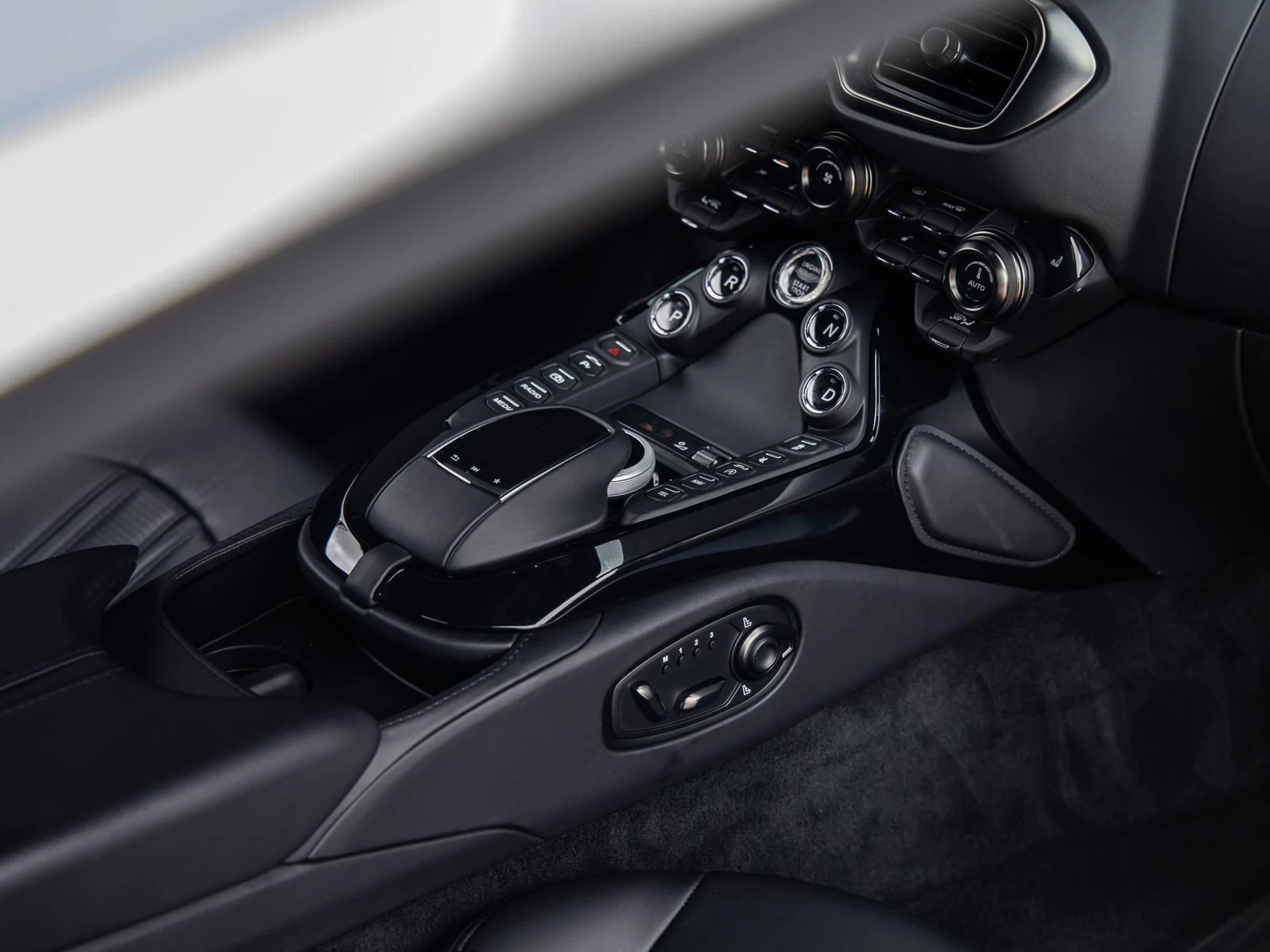 mph037_371702048_38_280bee8c2a