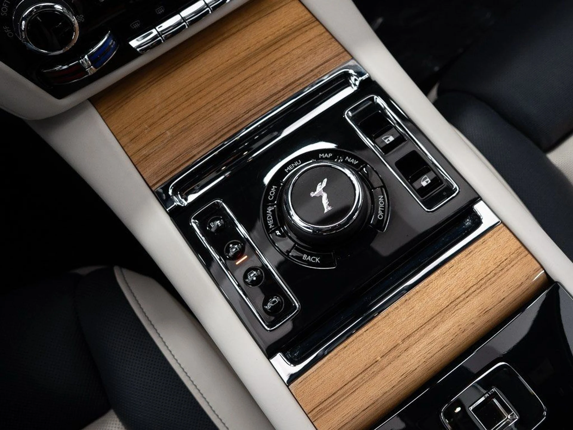 mph037_3719004560_43b5d73f7af848d495c1f002363f1c4e_b0b51f9845