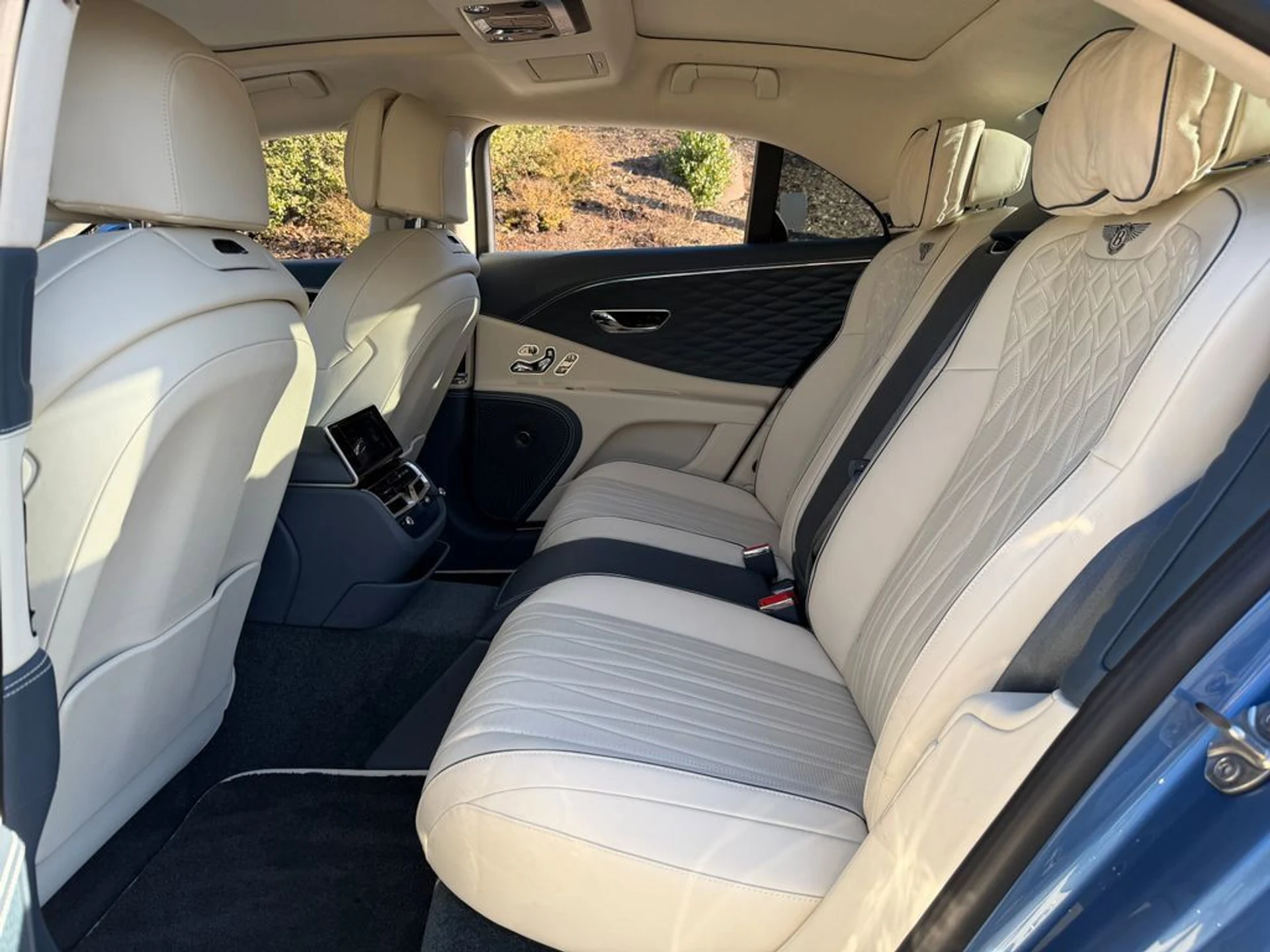 mph037_3742493969_38b94d17ac474d9fb29fb86115a2e10f_63e97b4ecc