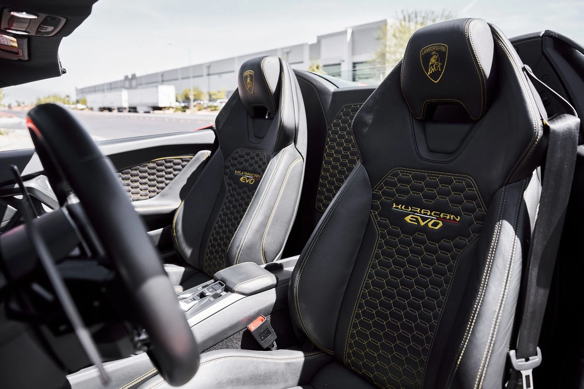 mph037_3750439540_Used_2023_Lamborghini_Huracan_EVO_Base_1776733434_bbd5179a74