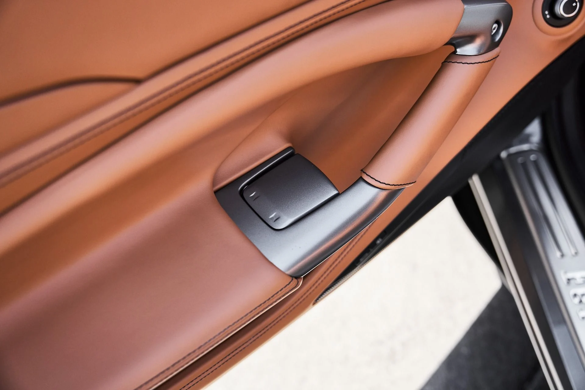 mph037_3752976669_Used_2020_Ferrari_F8_Tributo_Base_1774546153_46b3f31be7