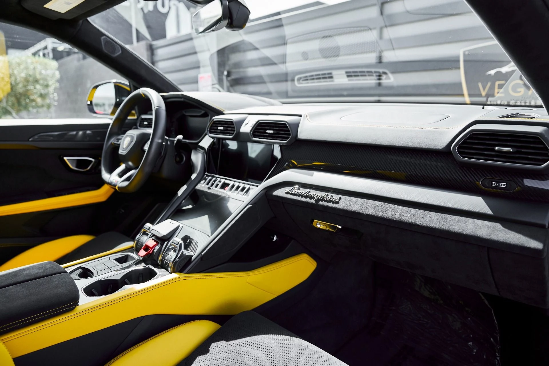 mph037_376118175_Used_2021_Lamborghini_Urus_Pearl_Capsule_1772843501_a588c266d4