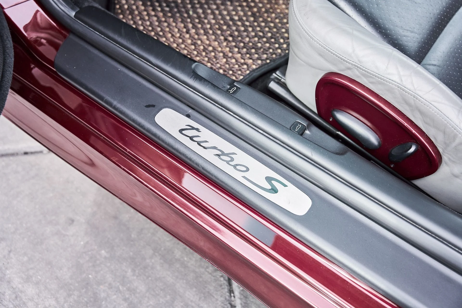 mph037_3763205539_Used_2005_Porsche_911_Turbo_S_1770864434_4f980b8730