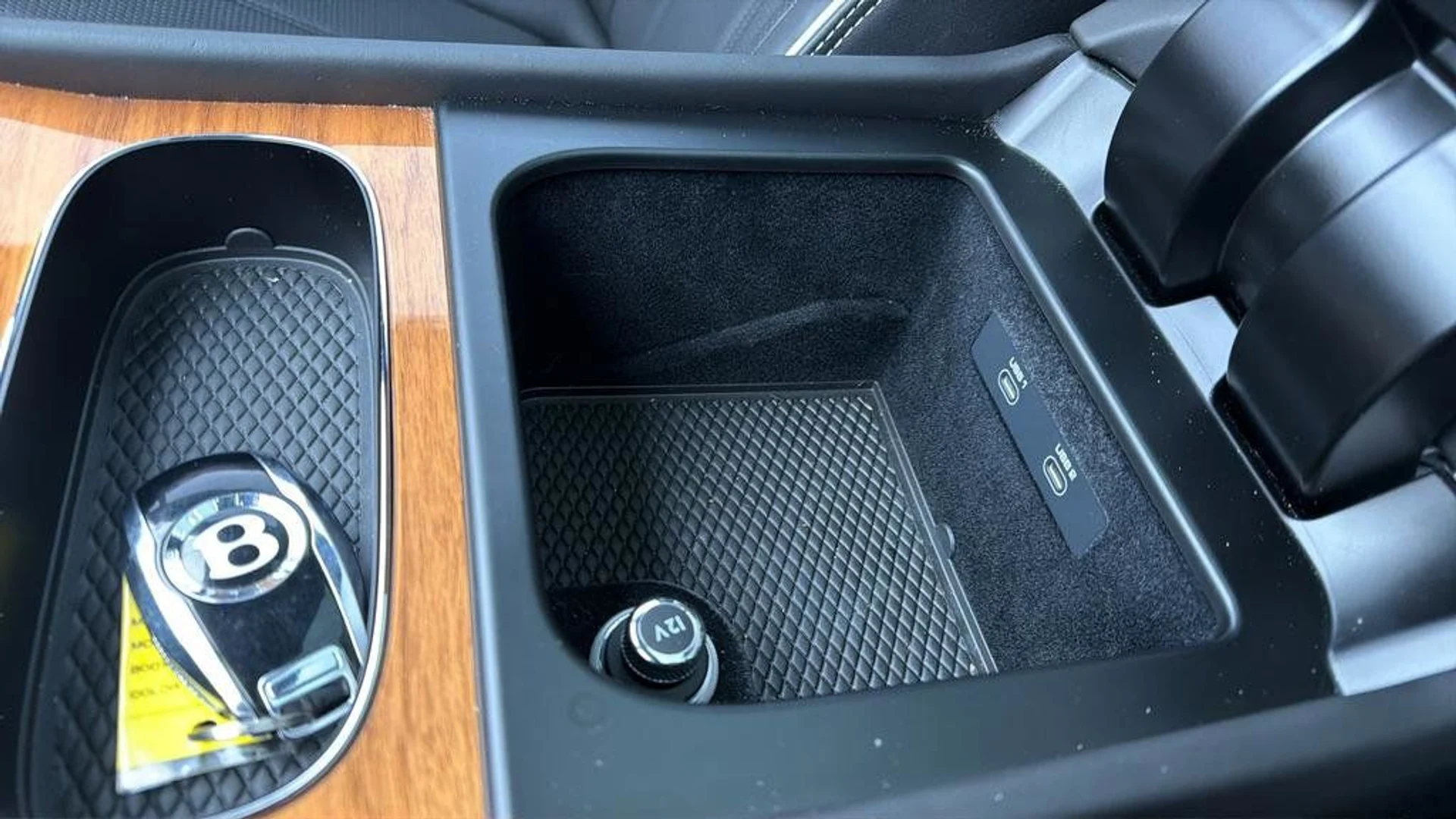 mph037_3775801992_e303f172ea194371a455354836b02fb1_300cd1807b