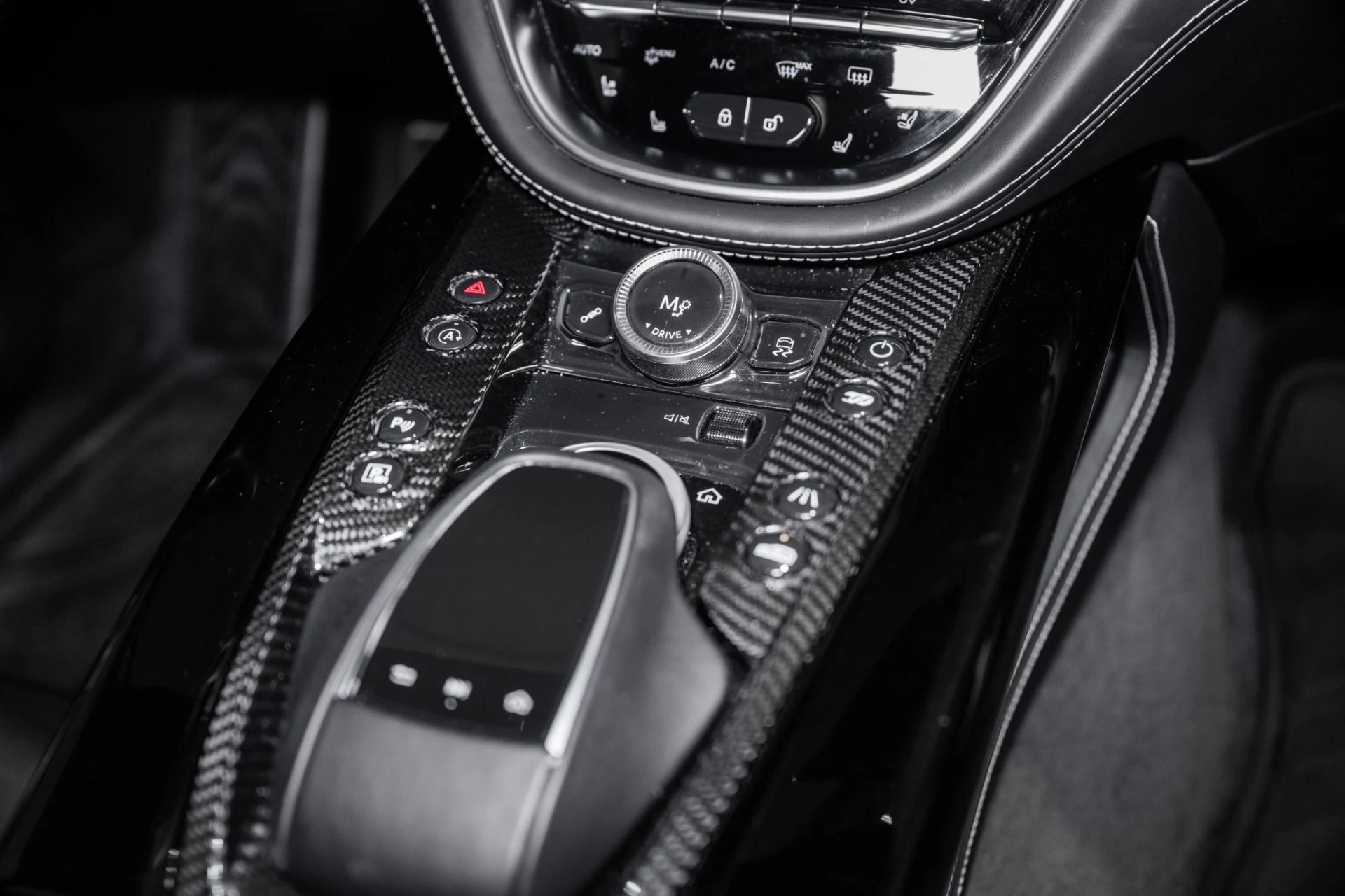 mph037_3793664219_Used_2023_Aston_Martin_DBX_707_1761749500_9ffe535805