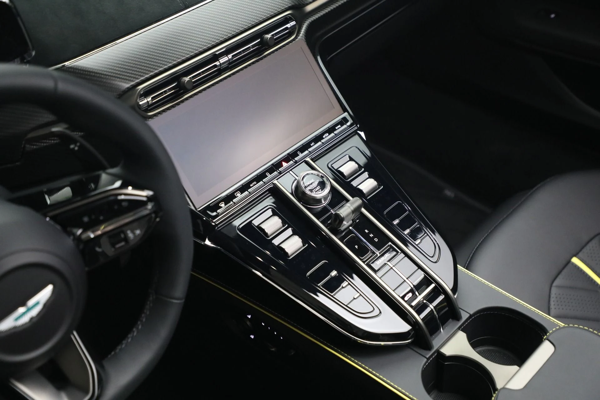 mph037_3812110358_New_2026_Aston_Martin_Vantage_S_Roadster_1776880029_2f67bc2a2d