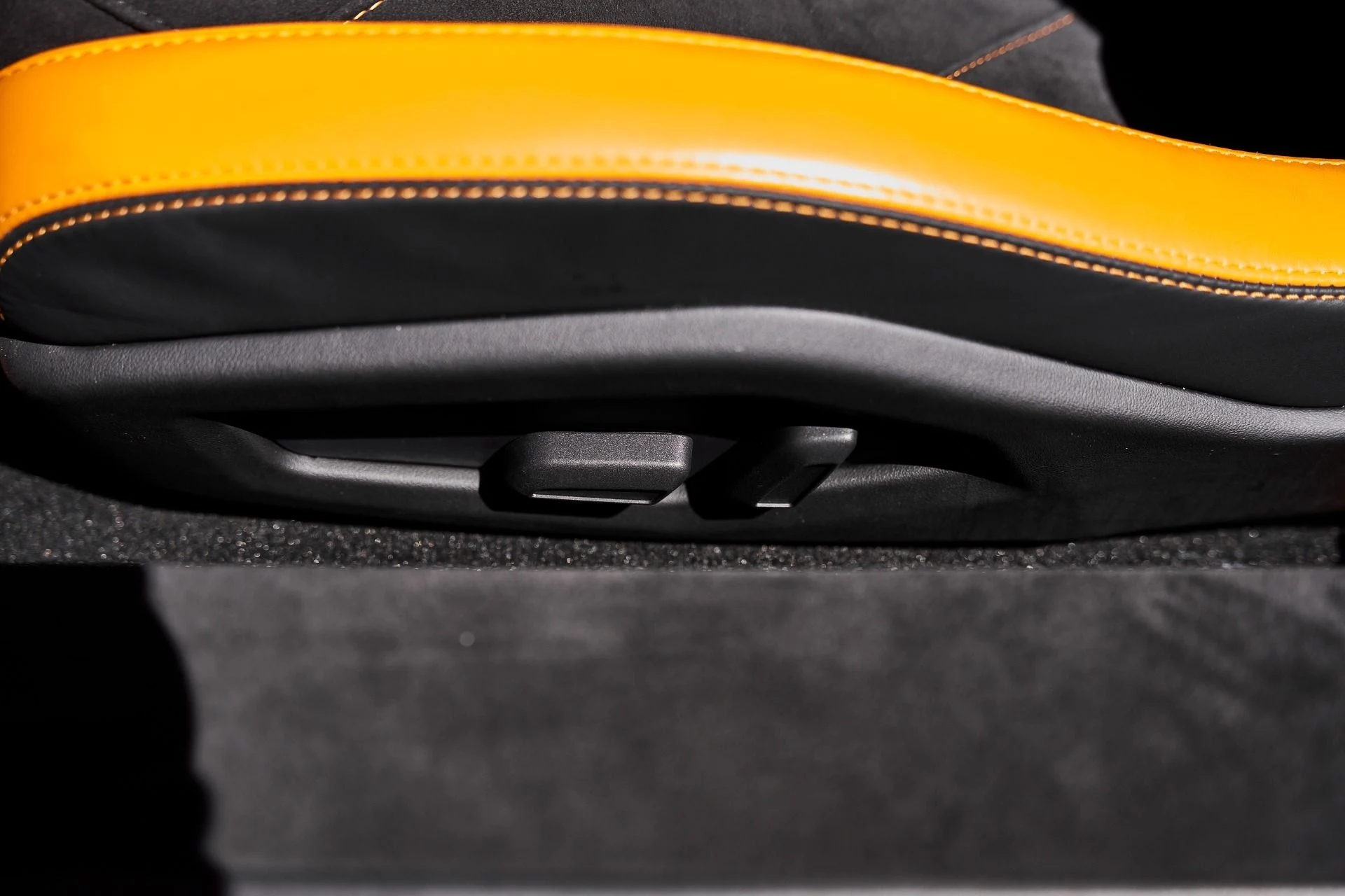 mph037_3814068874_Used_2023_Lamborghini_Huracan_Tecnica_Base_1777011660_70f8e775ac