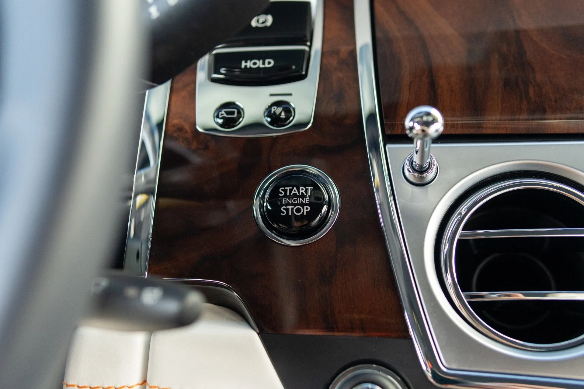 mph037_3818564265_Used_2018_Rolls_Royce_Ghost_1765824060_4b2c4c8c5f