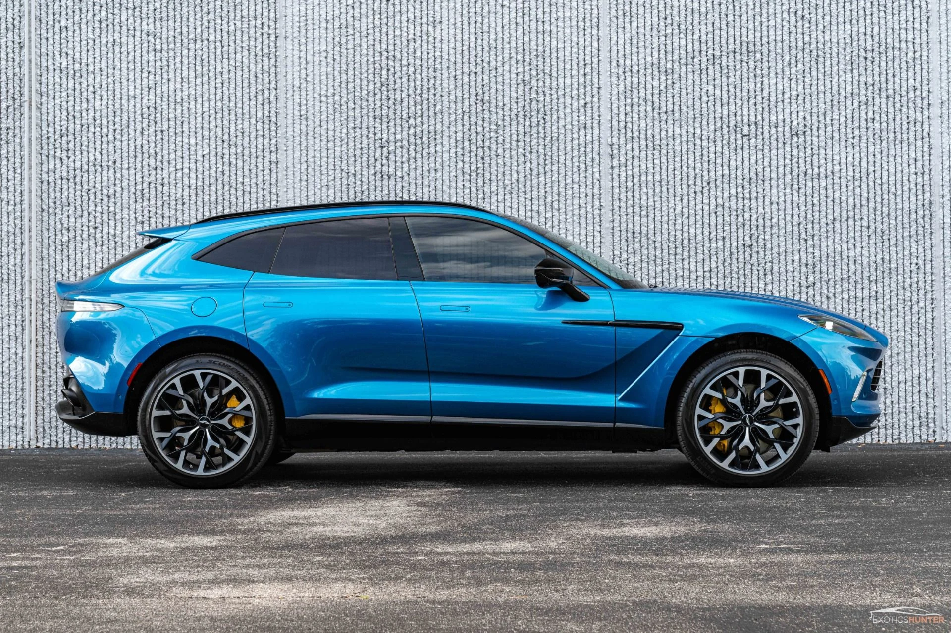 mph037_3823459129_Used_2021_Aston_Martin_DBX_CPO_Aug_2026_w_Special_Order_Exterior_Interior_Black_Pack_1708458533_132c27cee9