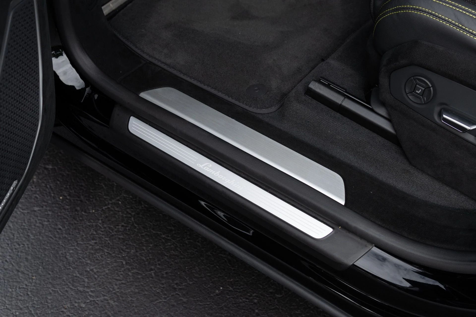 mph037_3826070037_Used_2024_Lamborghini_Urus_Performante_1774062617_e329fff61c