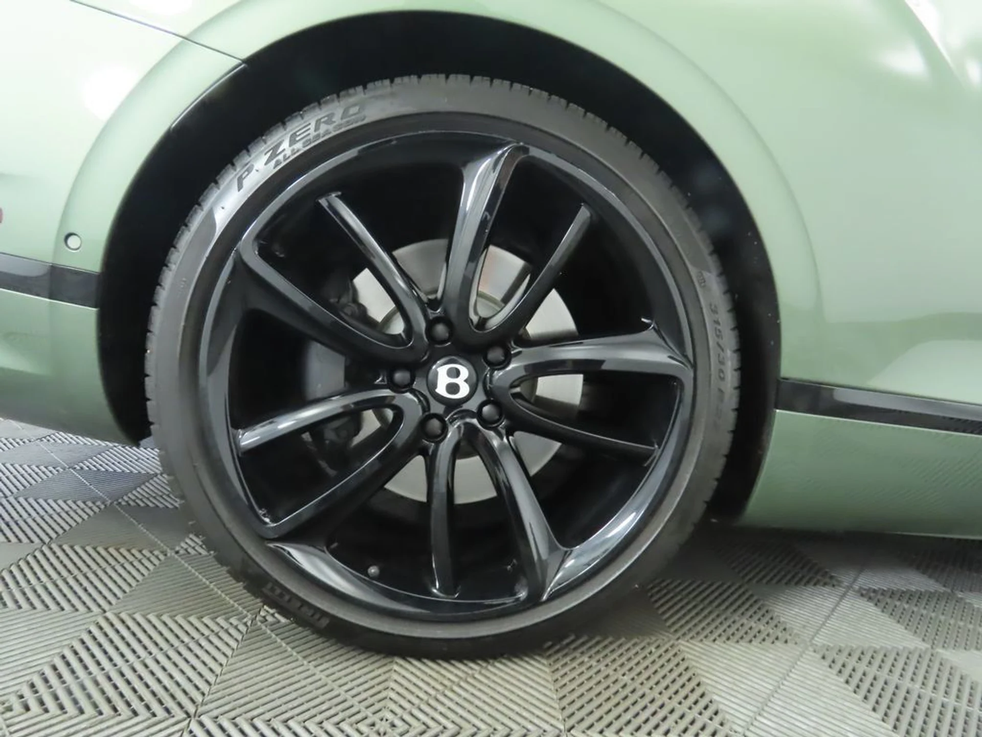 mph037_3830109800_used_2024_bentley_continental_gtv8convertible_8119_22977693_38_1024_62fa84e638