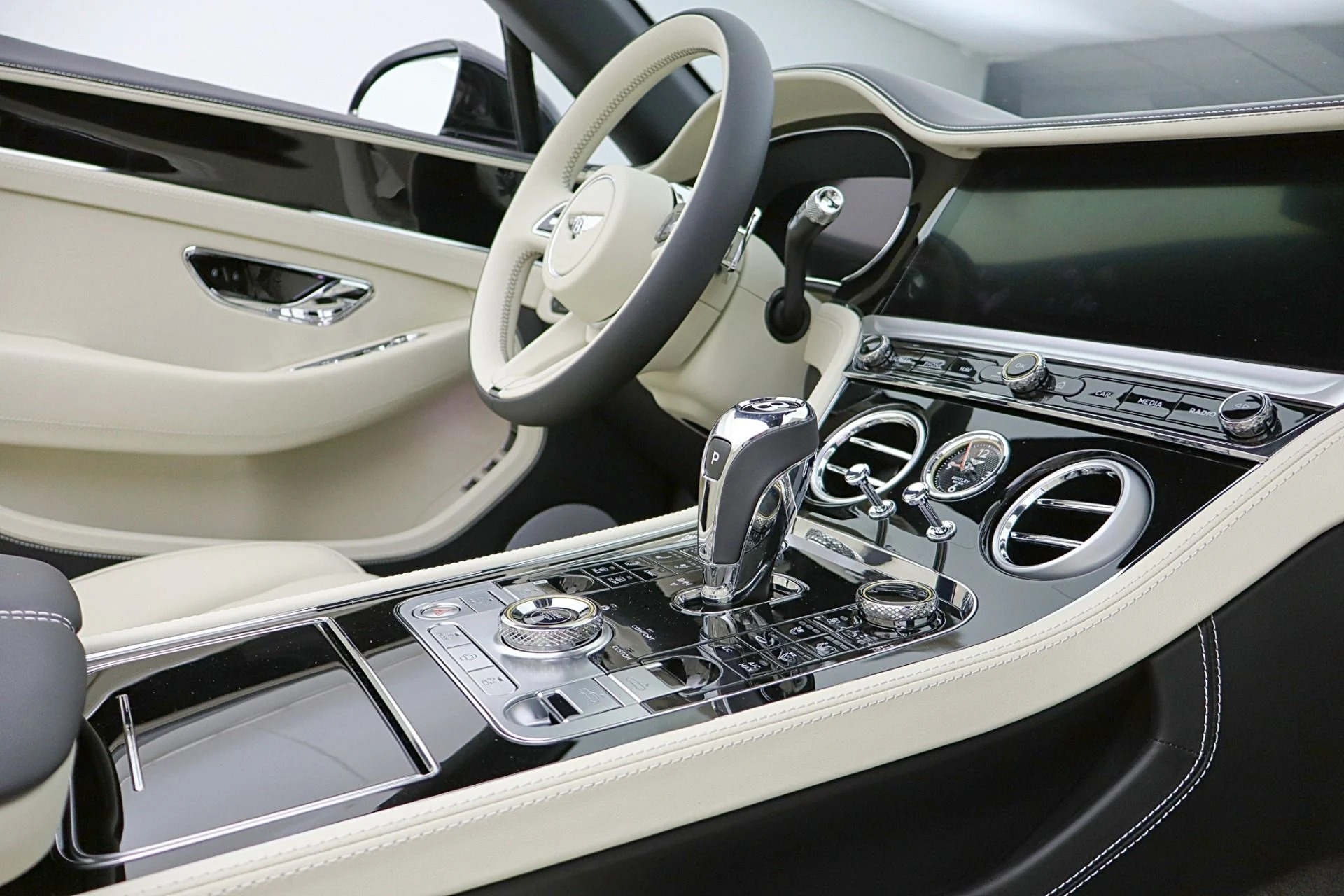 mph037_3832244891_New_2026_Bentley_Continental_GTC_3b0708248b