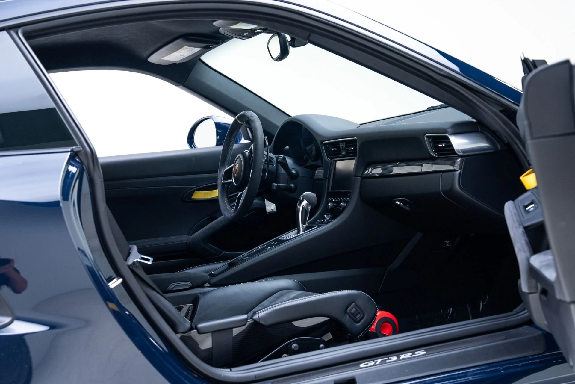 mph037_383477535_Used_2016_Porsche_911_GT_3_RS_1774462832_764947cbf5