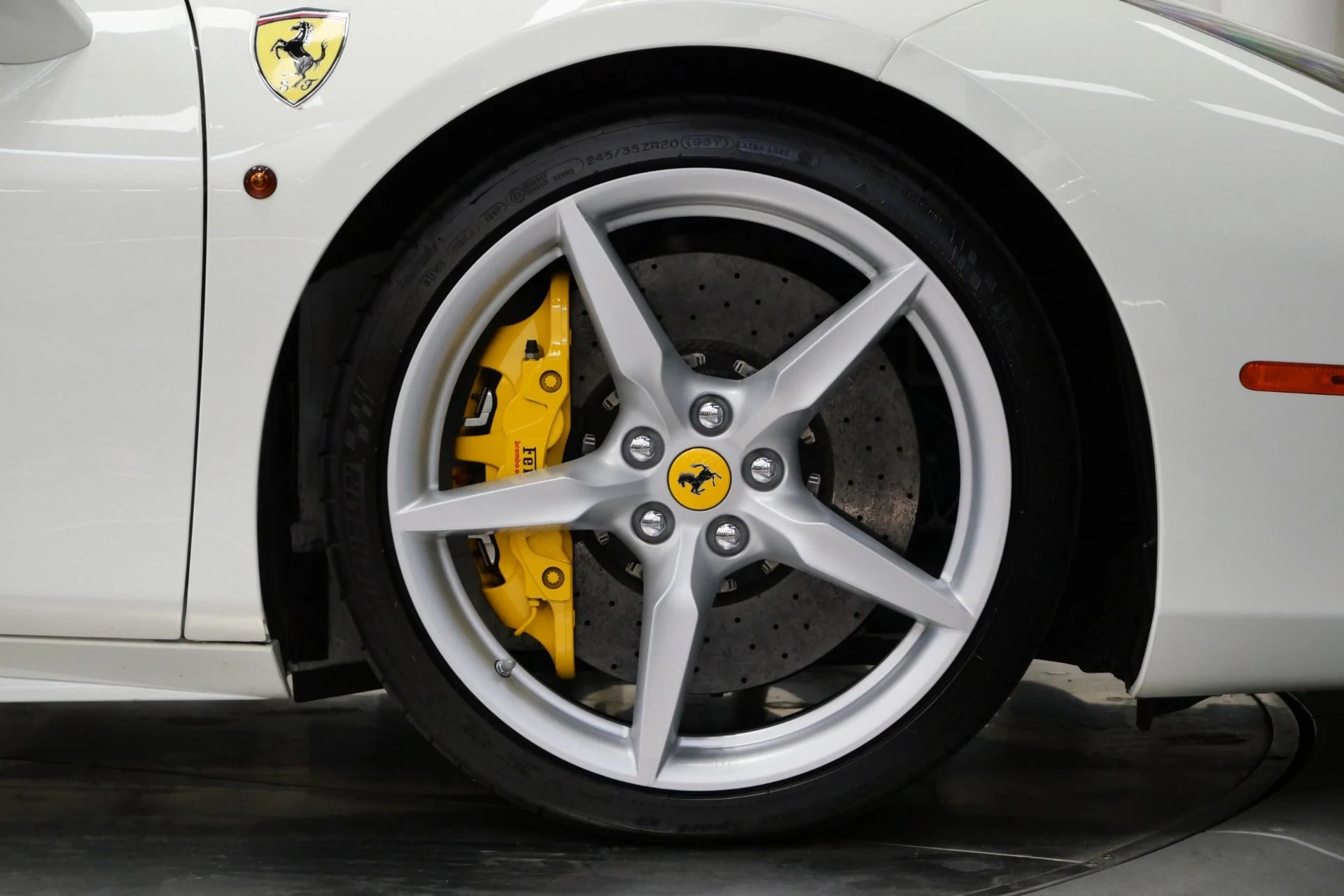 mph037_3840373265_Used_2018_Ferrari_488_GTB_1755879022_612d7b1109
