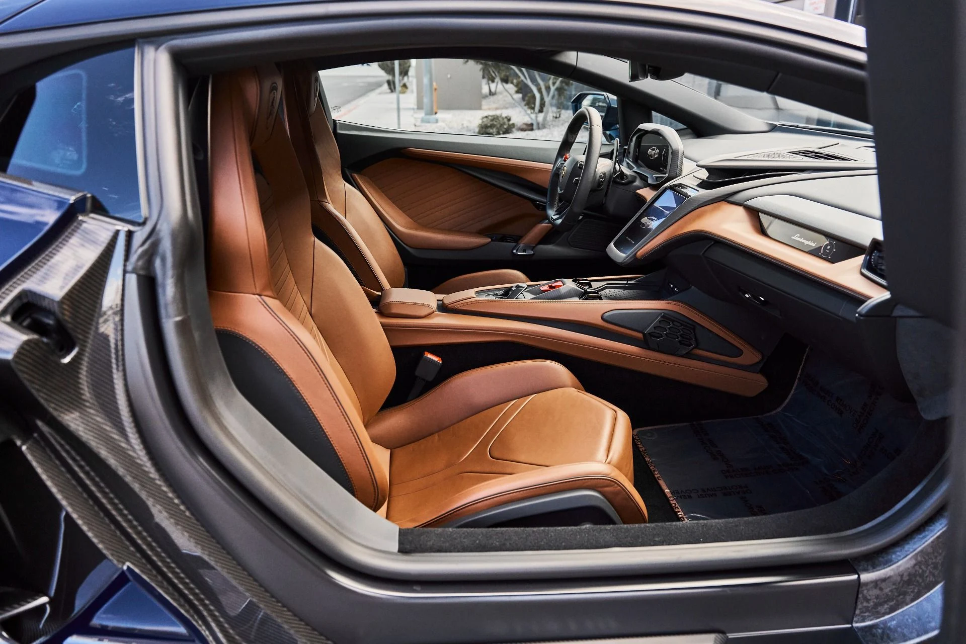 mph037_3840865003_Used_2025_Lamborghini_Revuelto_Base_1777078124_562d4902d4